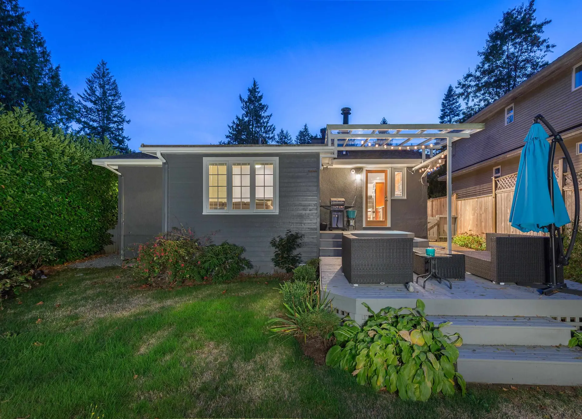 Property at 6431 Rosebery Avenue, West Vancouver, BC
