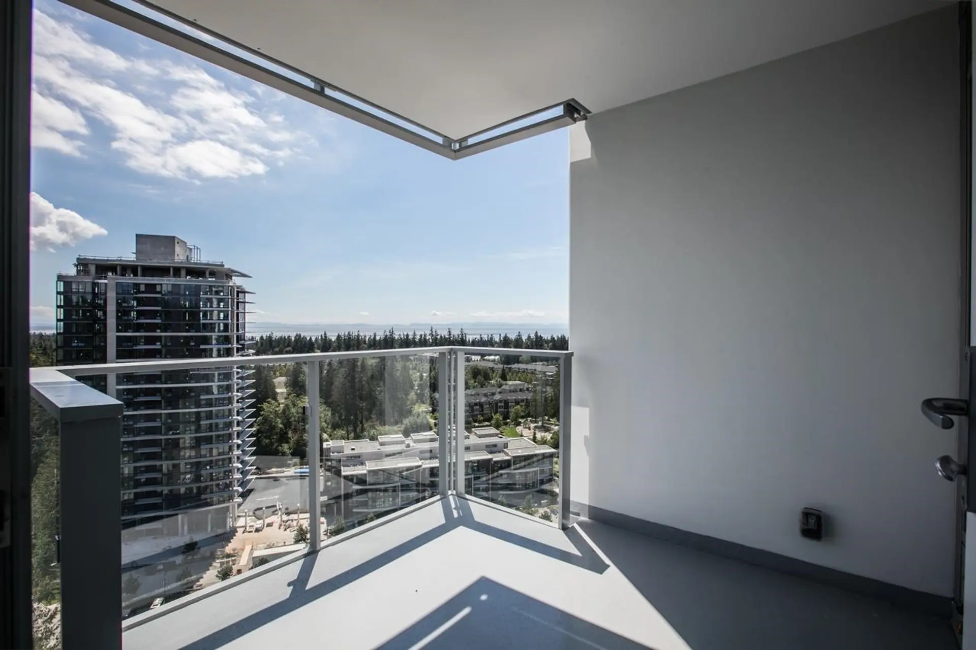 #1908 3355 Binning Road - Image 6