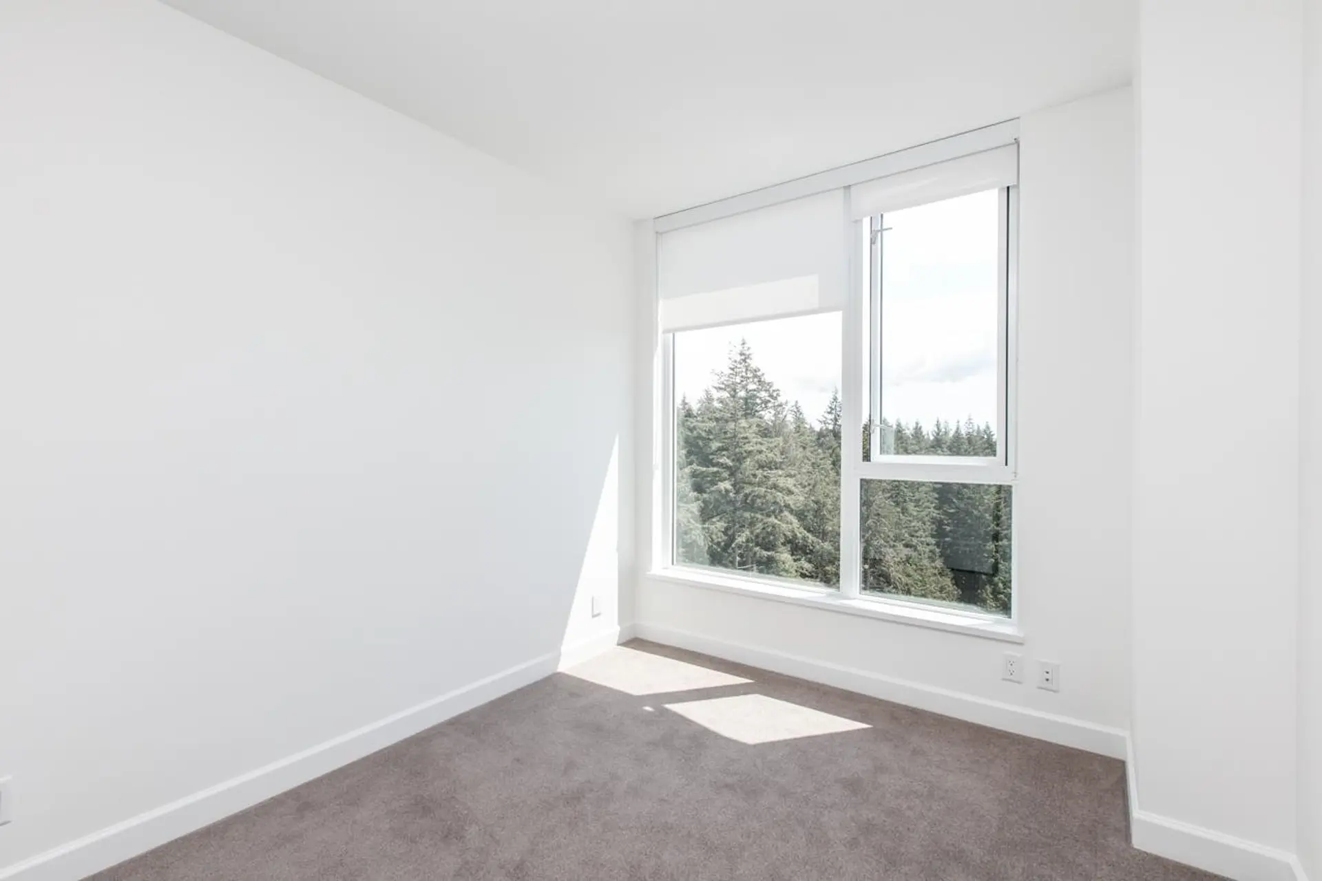 #1908 3355 Binning Road - Image 11
