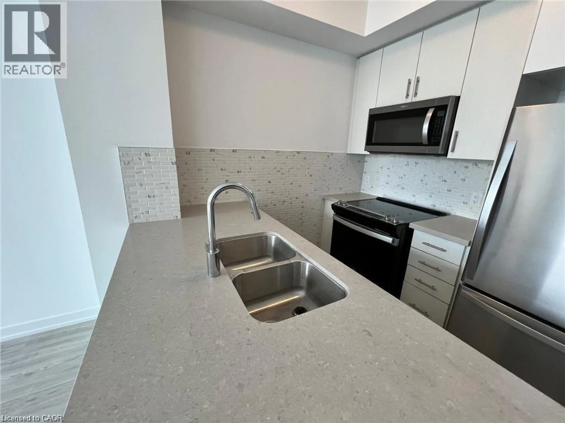 #433 450 DUNDAS Street - Image 7