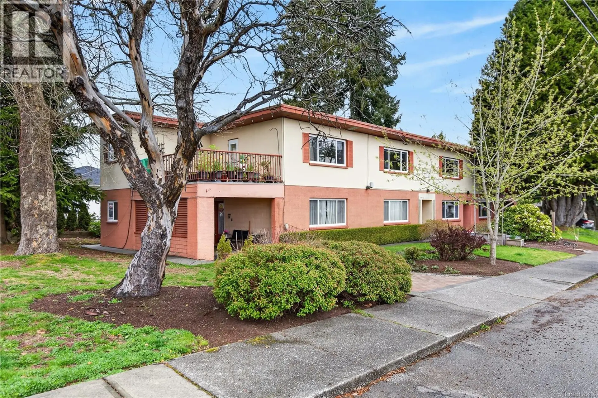 Property at 575 14th St, Courtenay, BC