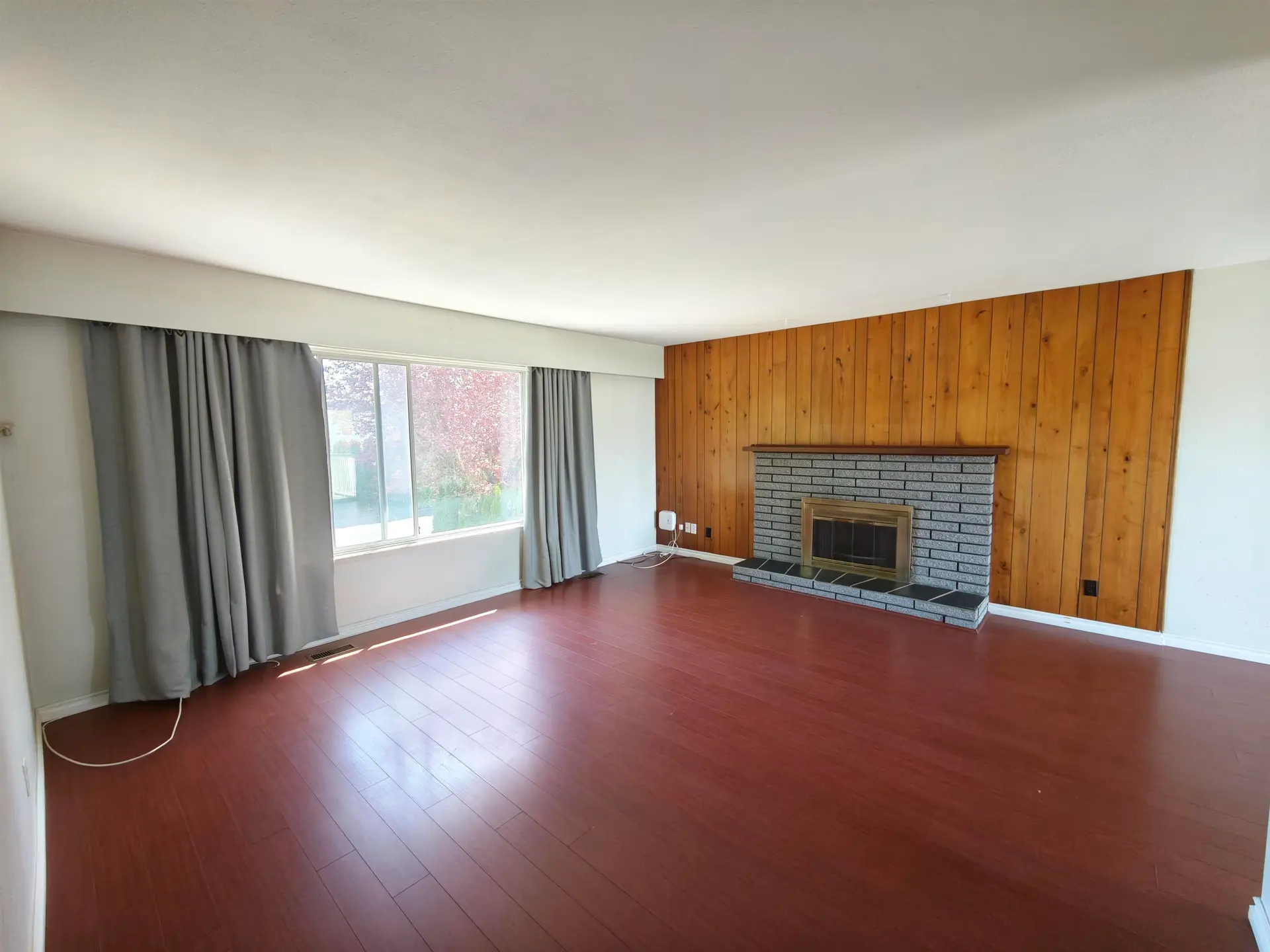 10271 Rosedene Crescent - Image 2