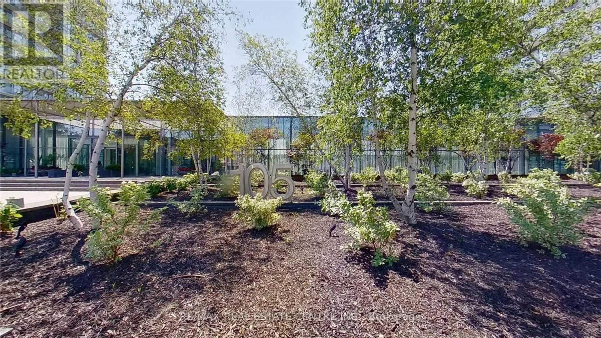 #1010 105 THE QUEENSWAY - Image 2