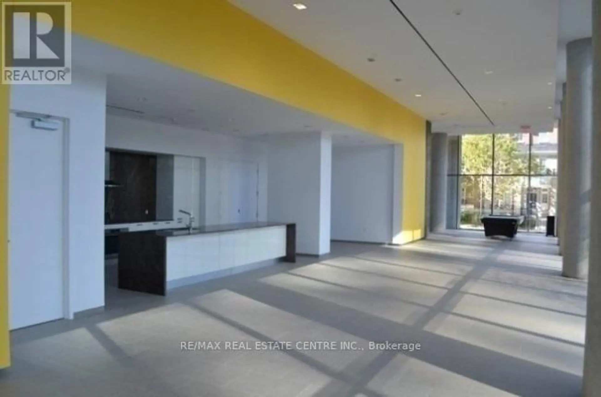 #1010 105 THE QUEENSWAY - Image 5