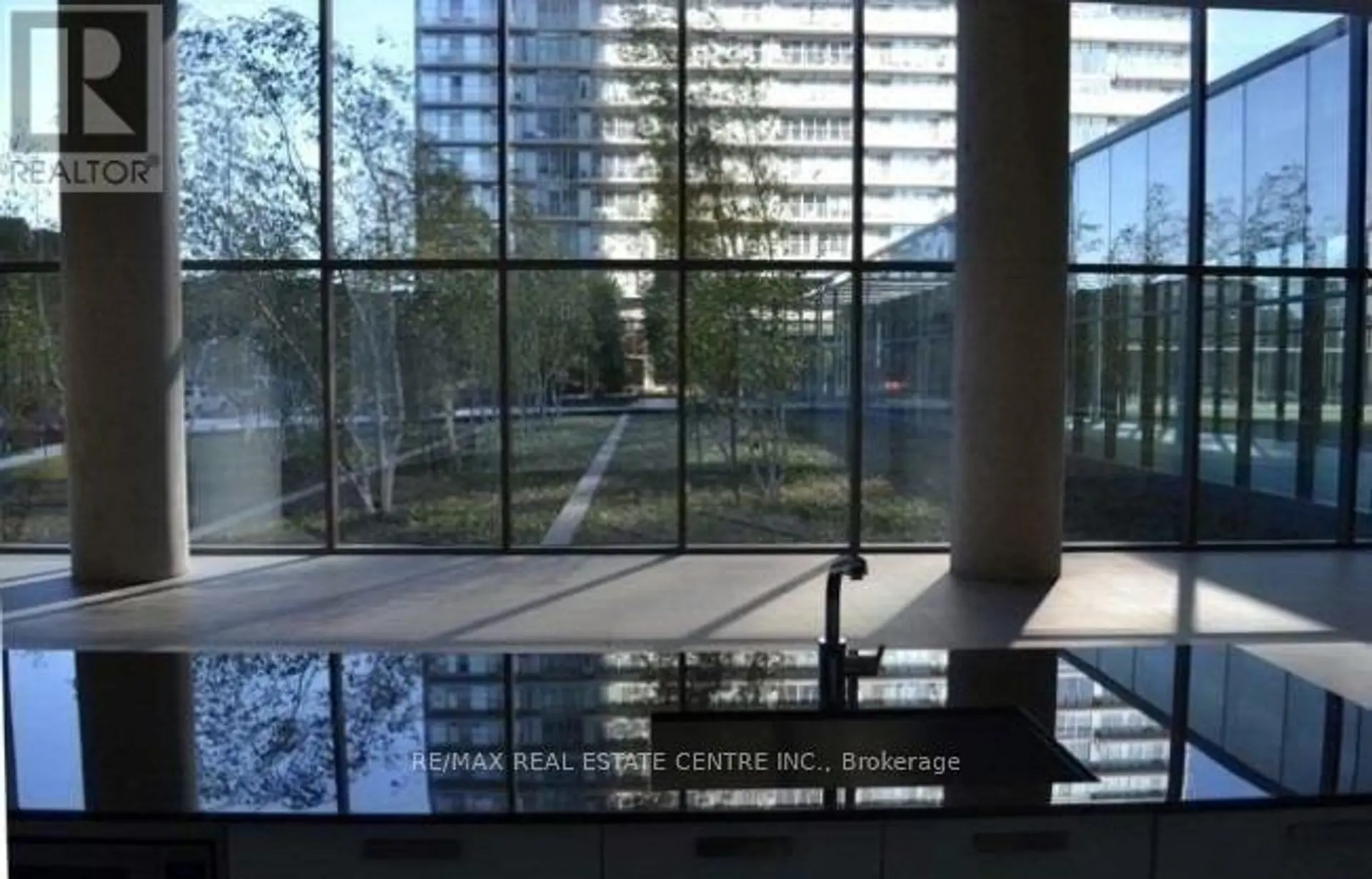 #1010 105 THE QUEENSWAY - Image 9