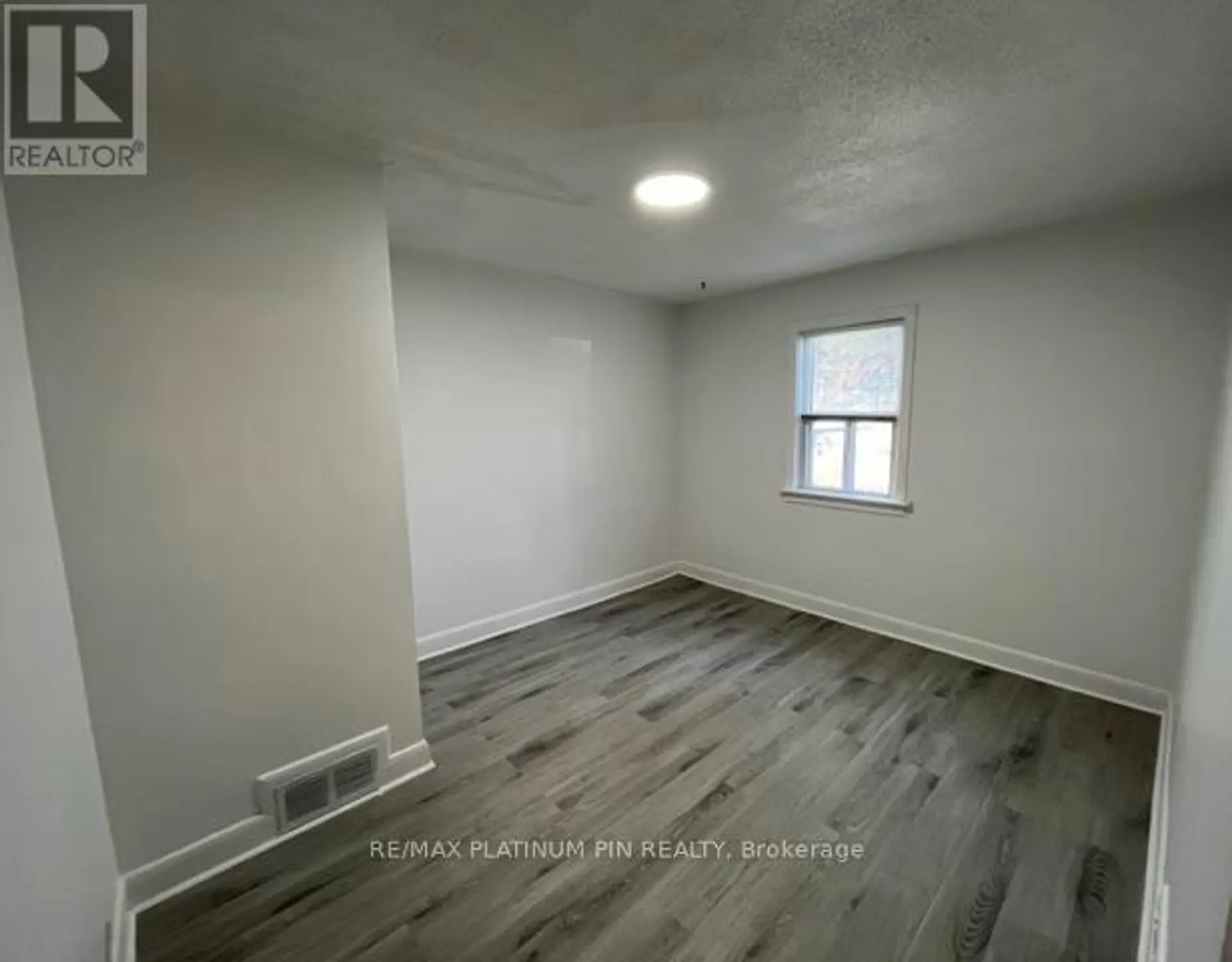 194 FLORENCE AVENUE - Image 8