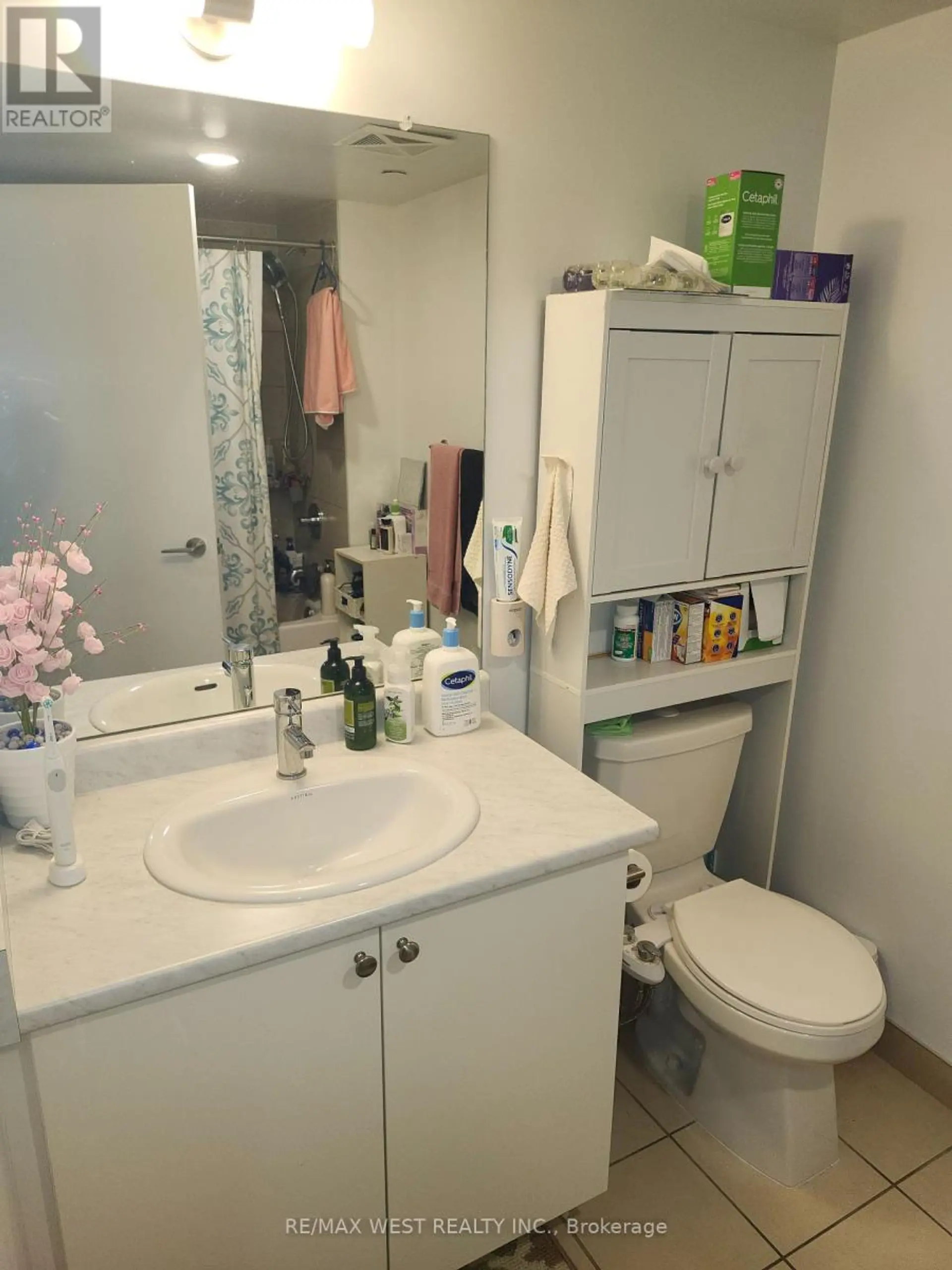 #426 8 TRENT AVENUE - Image 11