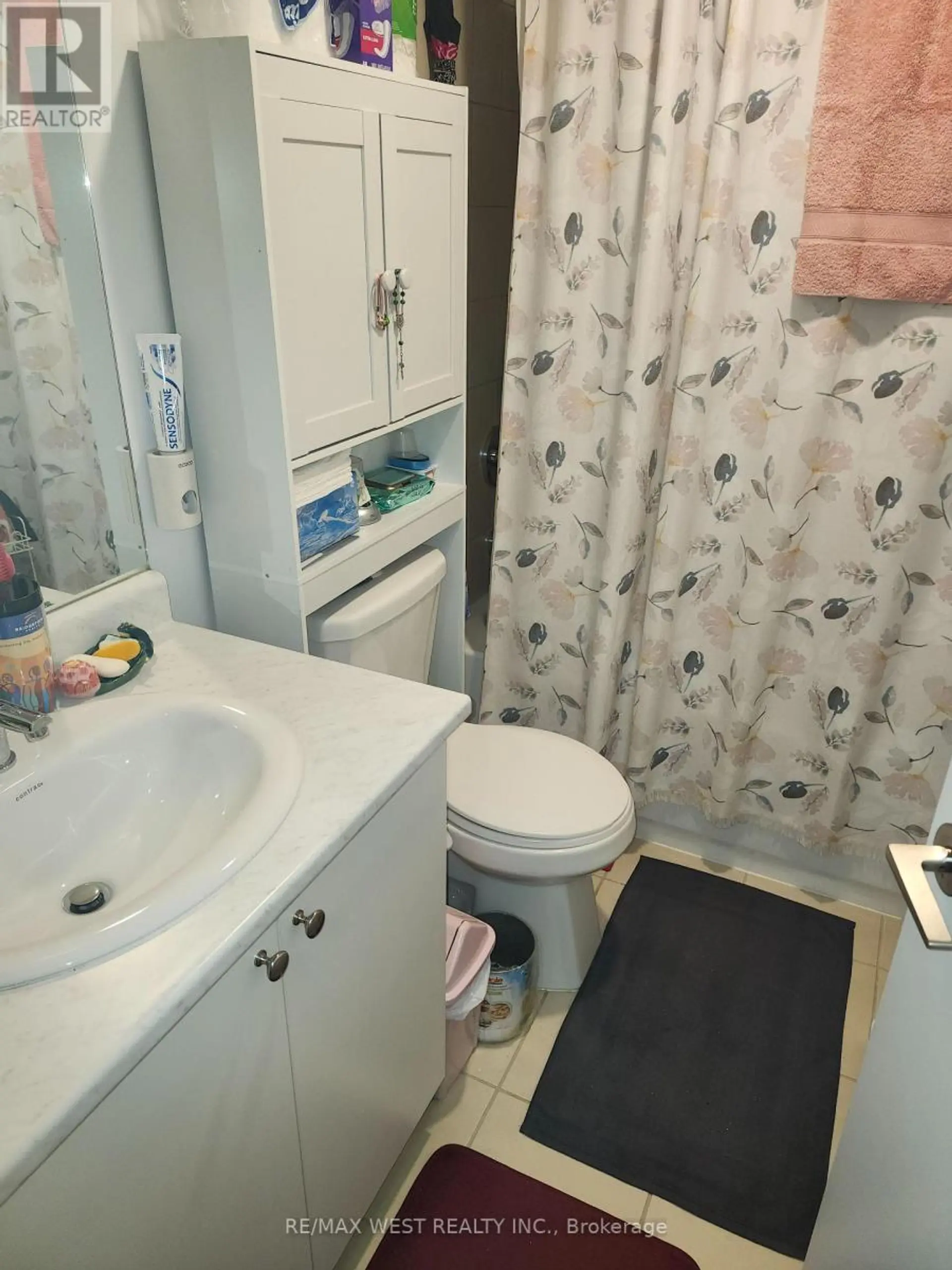 #426 8 TRENT AVENUE - Image 12