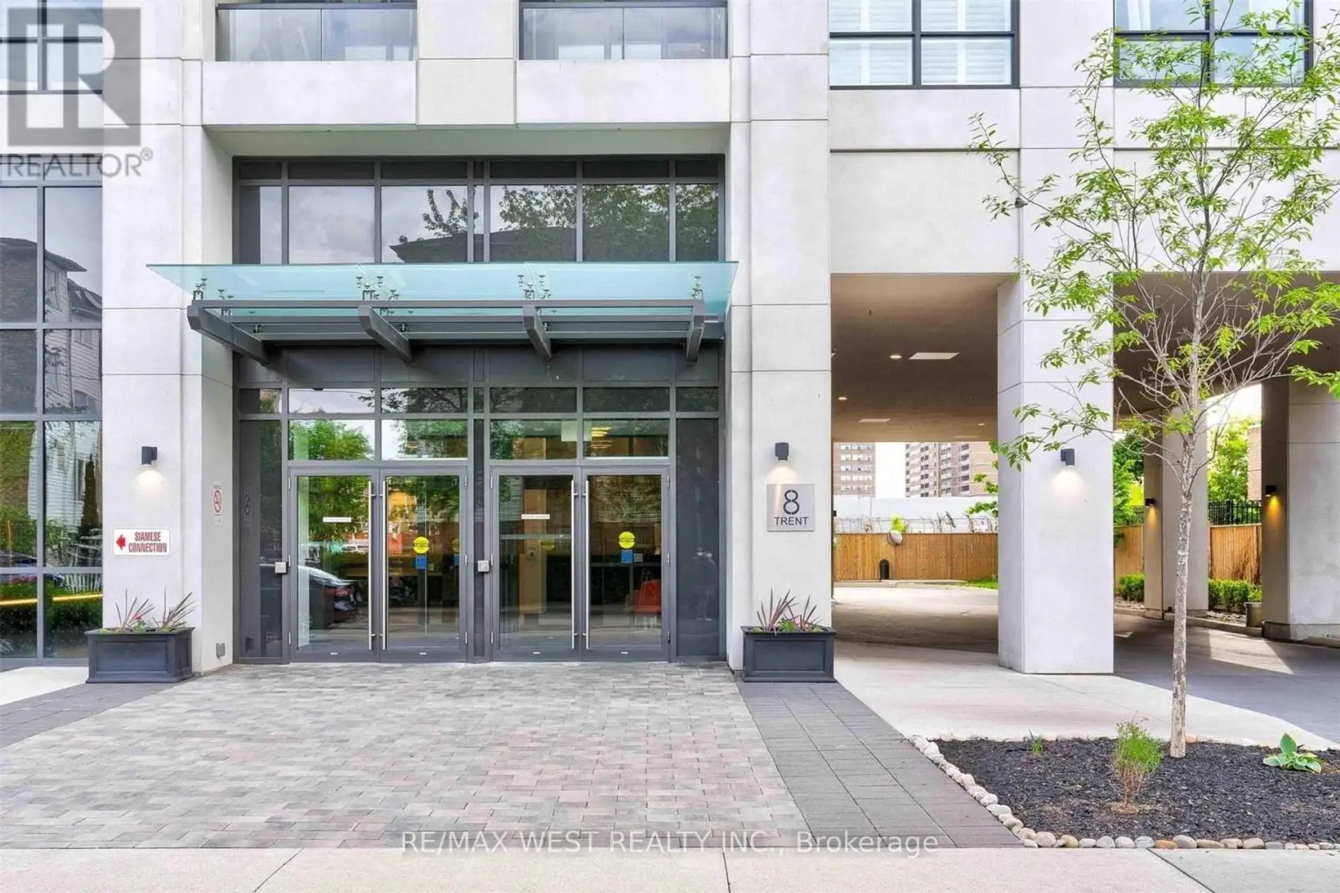 #426 8 TRENT AVENUE - Image 6