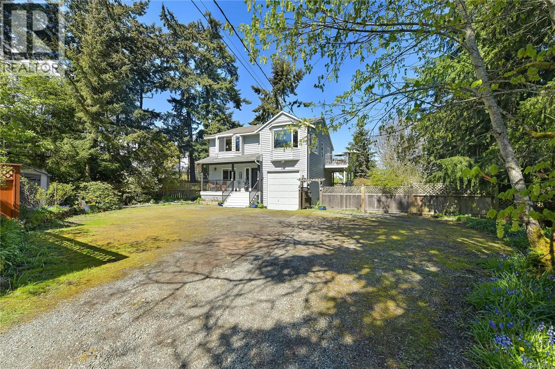 Property at 176 Island Hwy, View Royal, BC