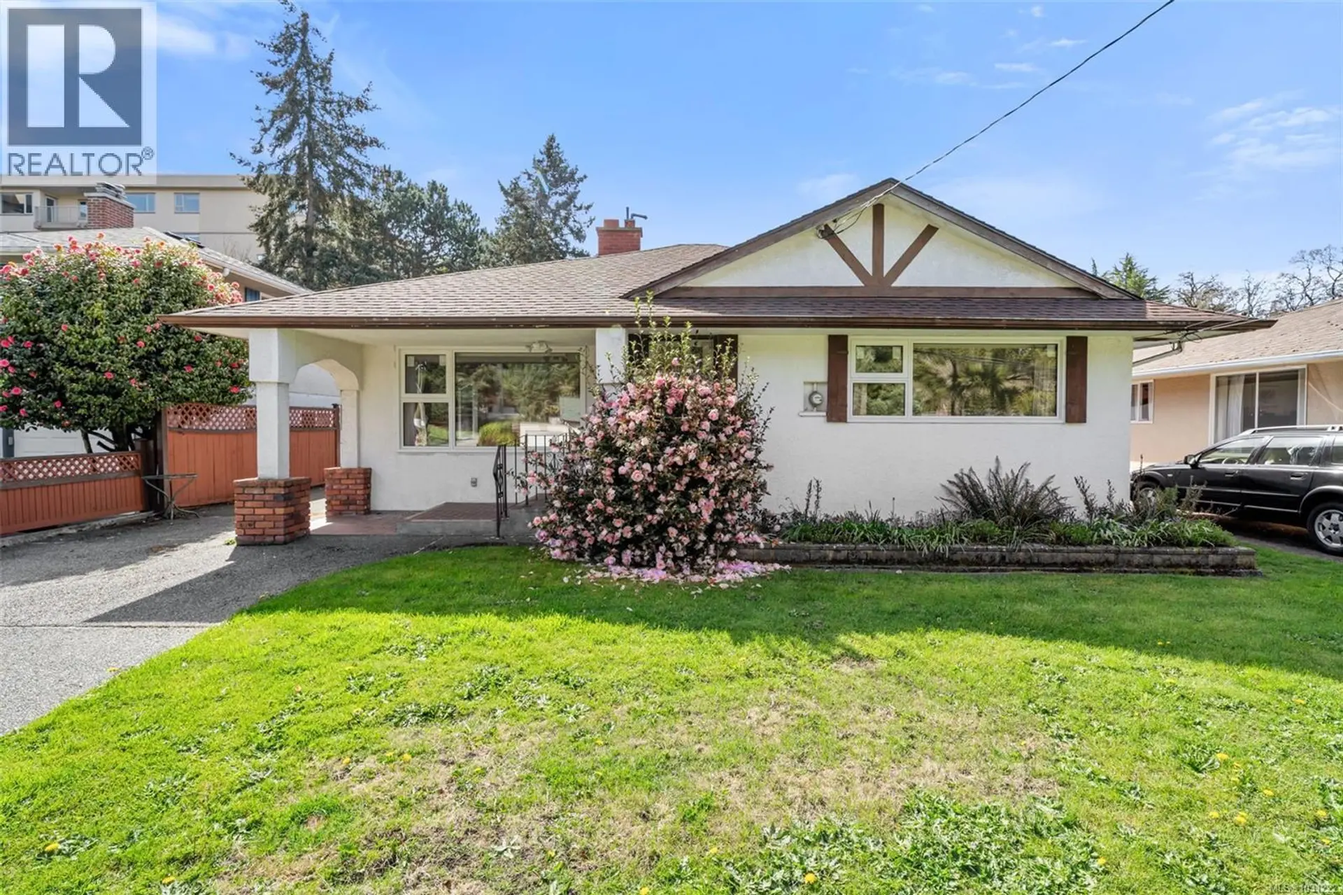Property at 1075 Lodge Ave, Saanich, BC