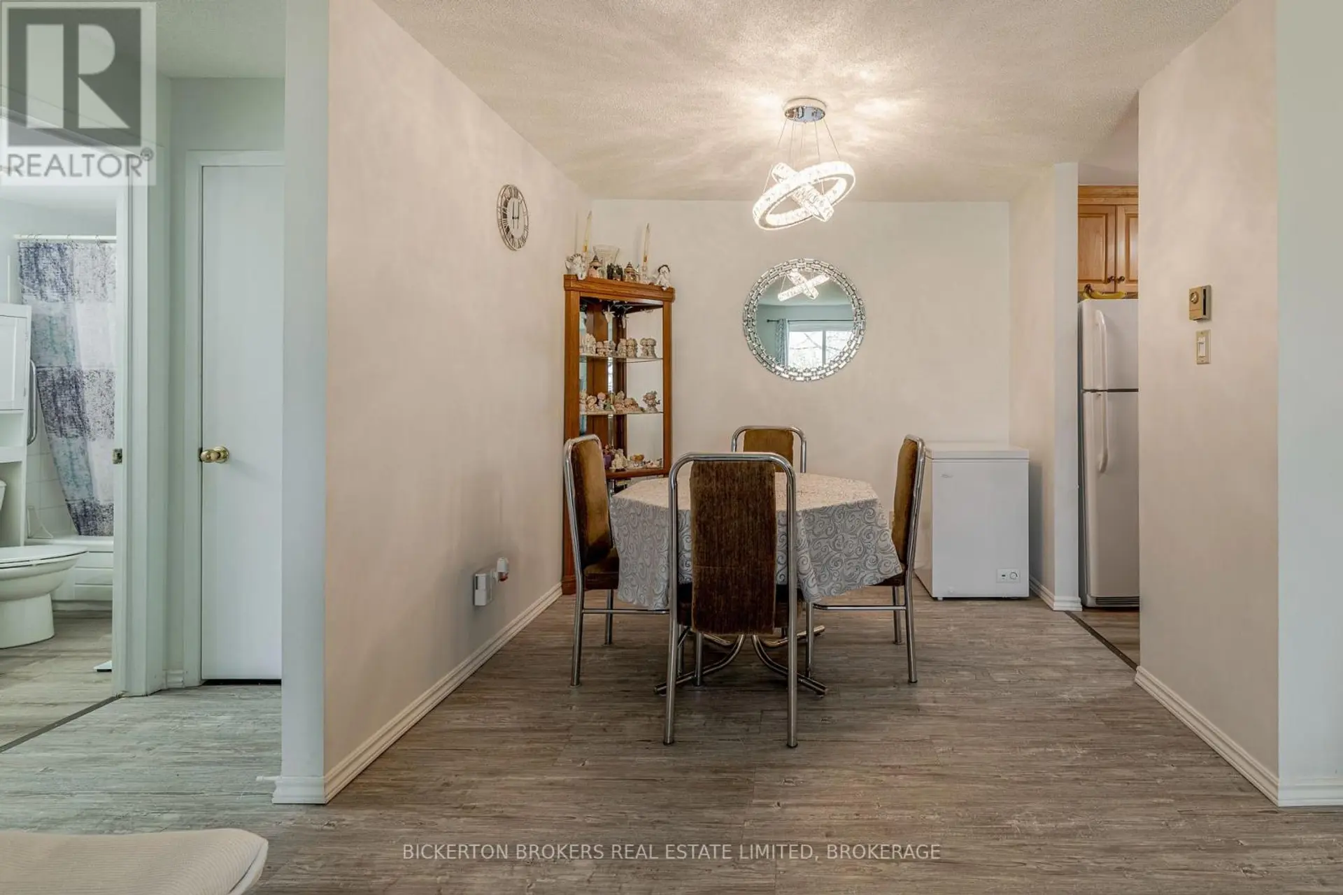 #205 540 TALBOT PLACE - Image 10