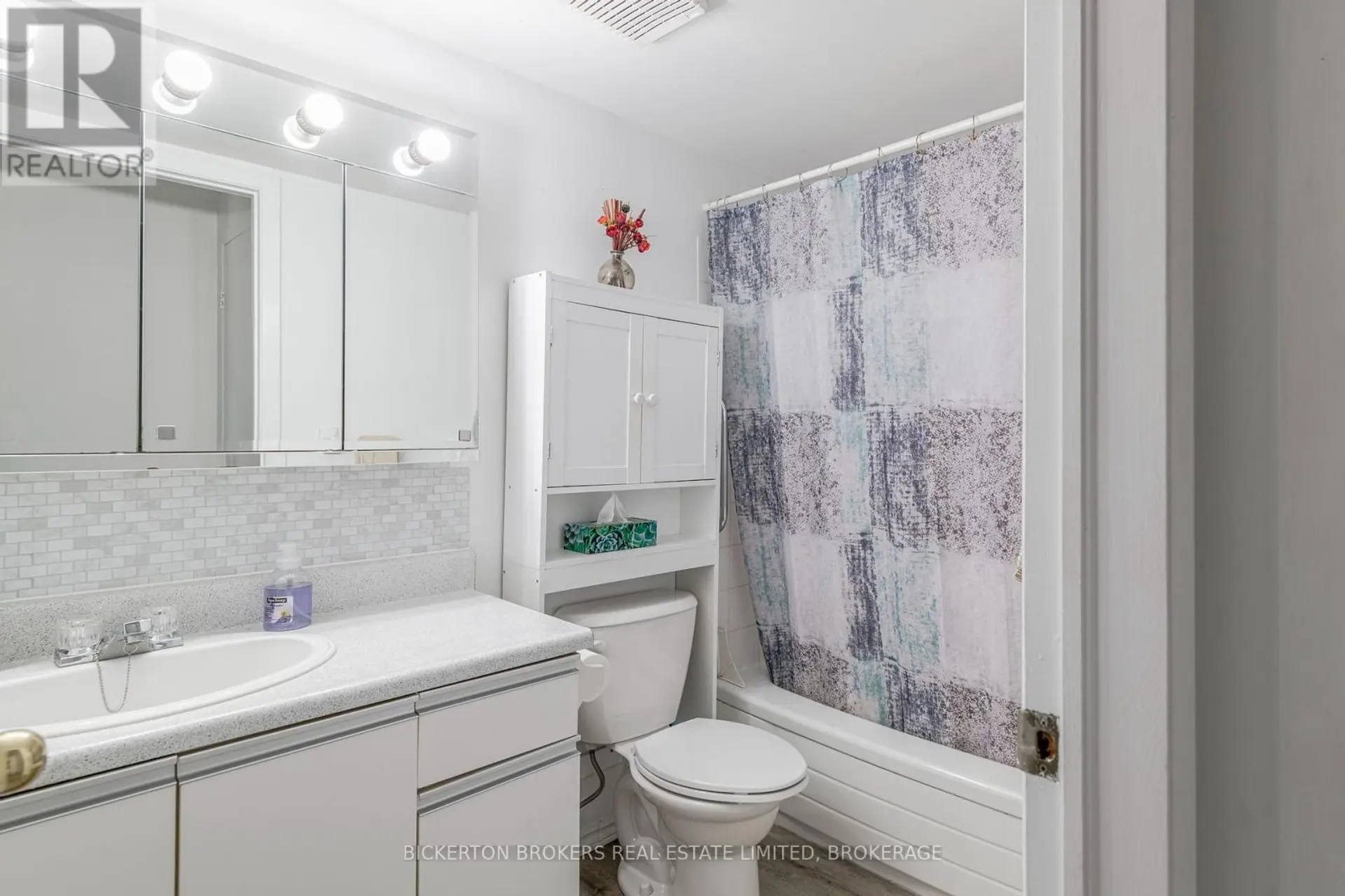 #205 540 TALBOT PLACE - Image 11