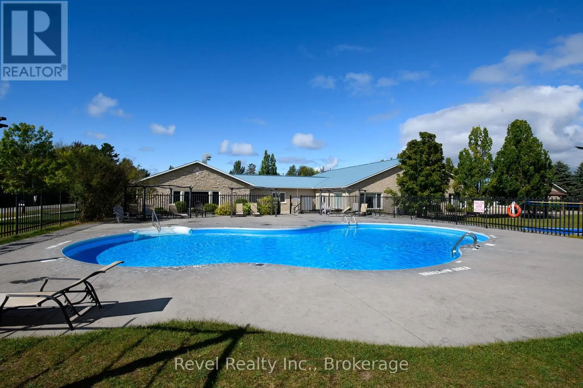 30 HURON CIRCLE - Image 18