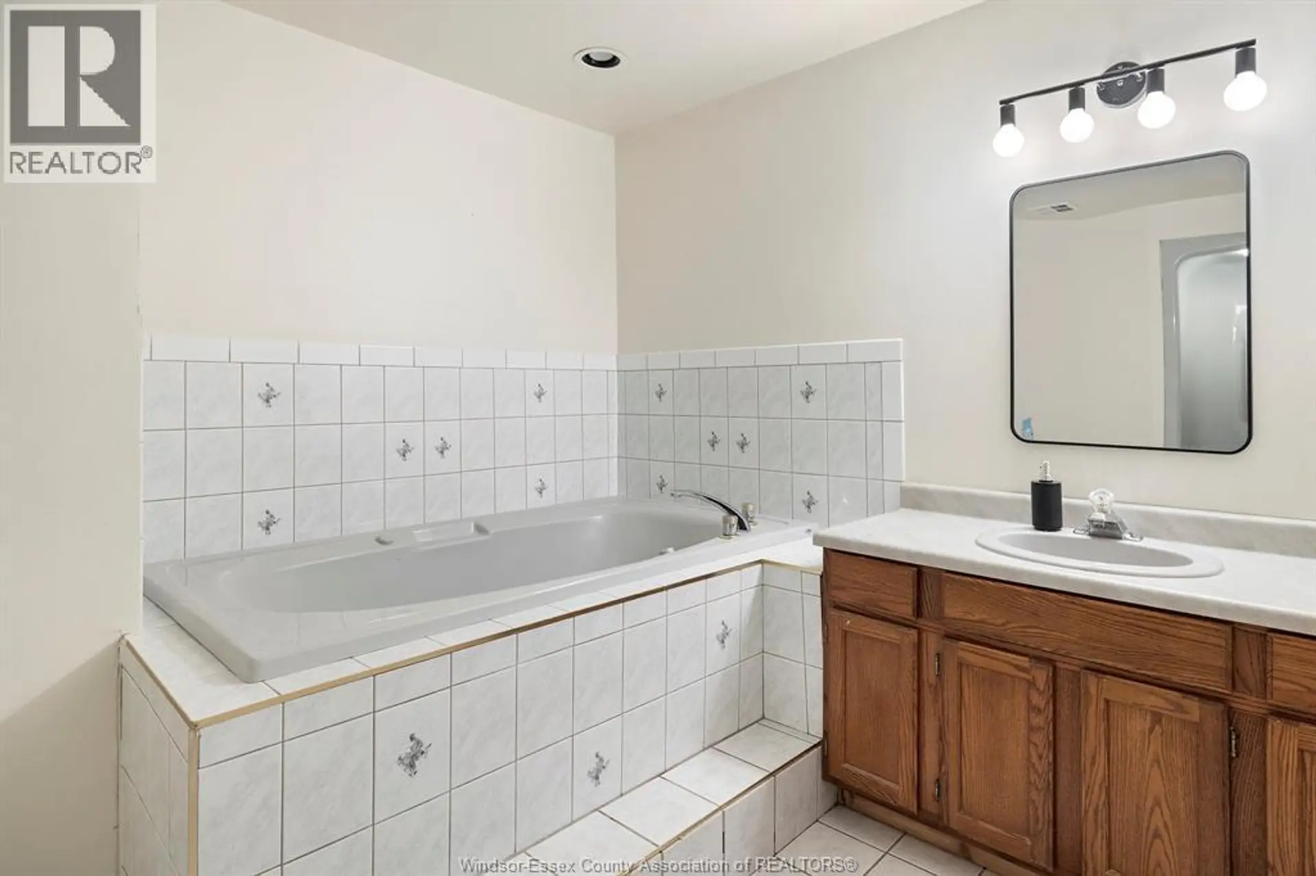 108 WESTCHESTER ROAD - Image 15