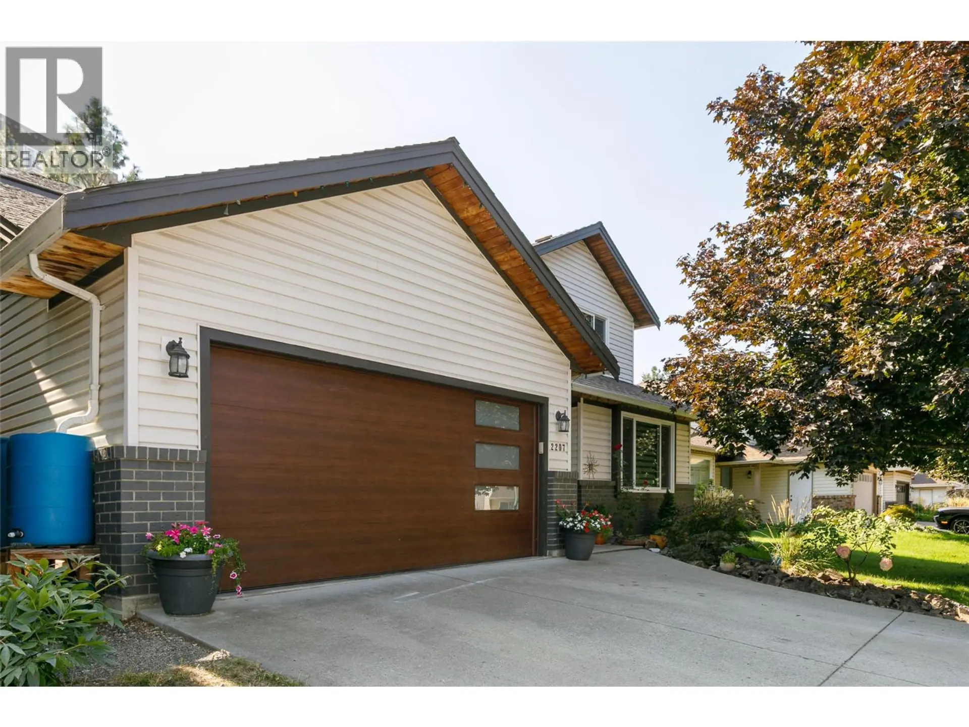 Property at 2207 Shannon Ridge Drive, West Kelowna, BC