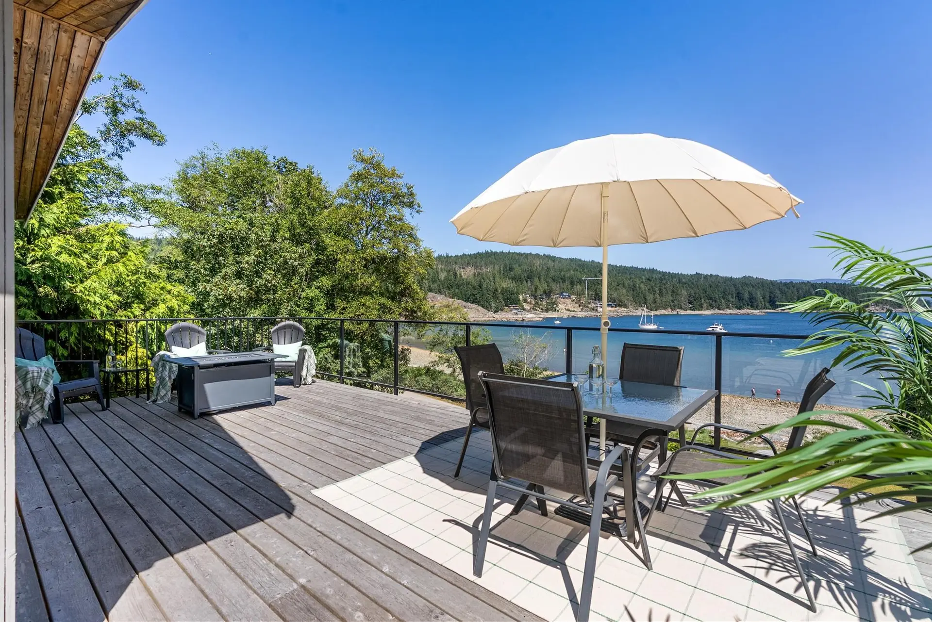 Property at 7653 Redrooffs Road, Halfmoon Bay, BC