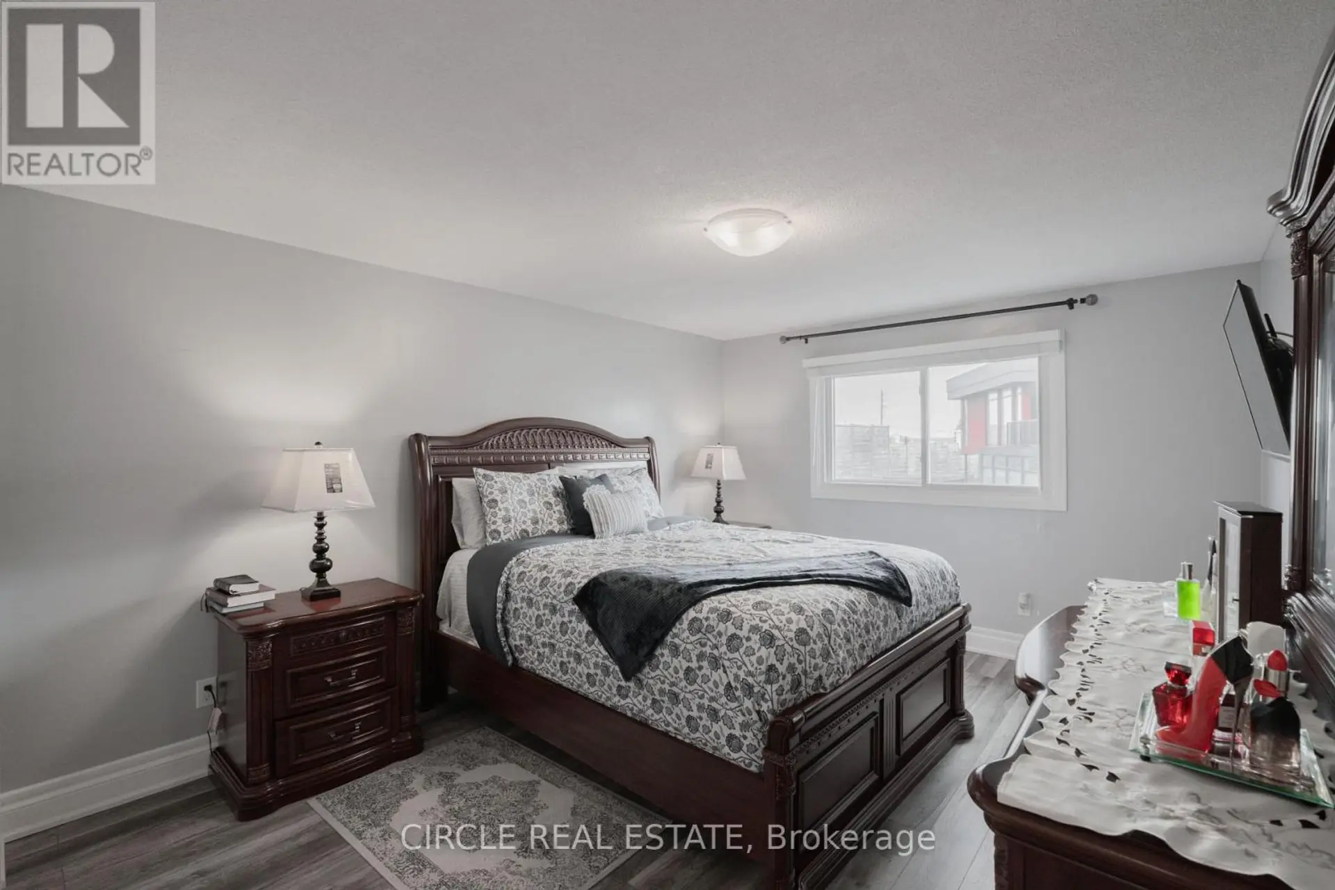 64 LAMPMAN CRESCENT - Image 11
