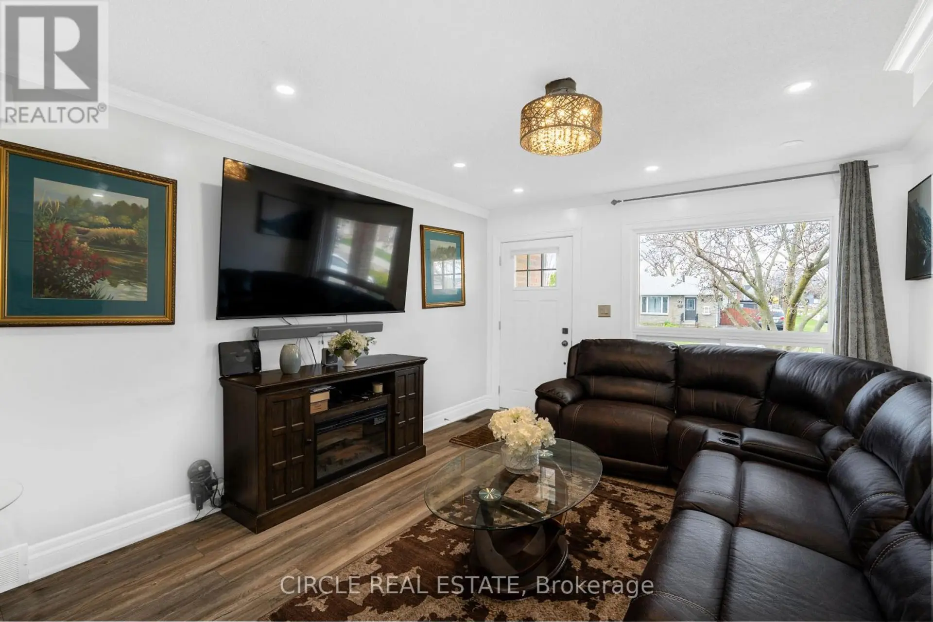 64 LAMPMAN CRESCENT - Image 6