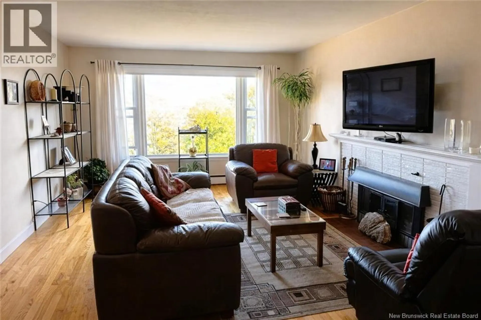400 Clearview Row - Image 2