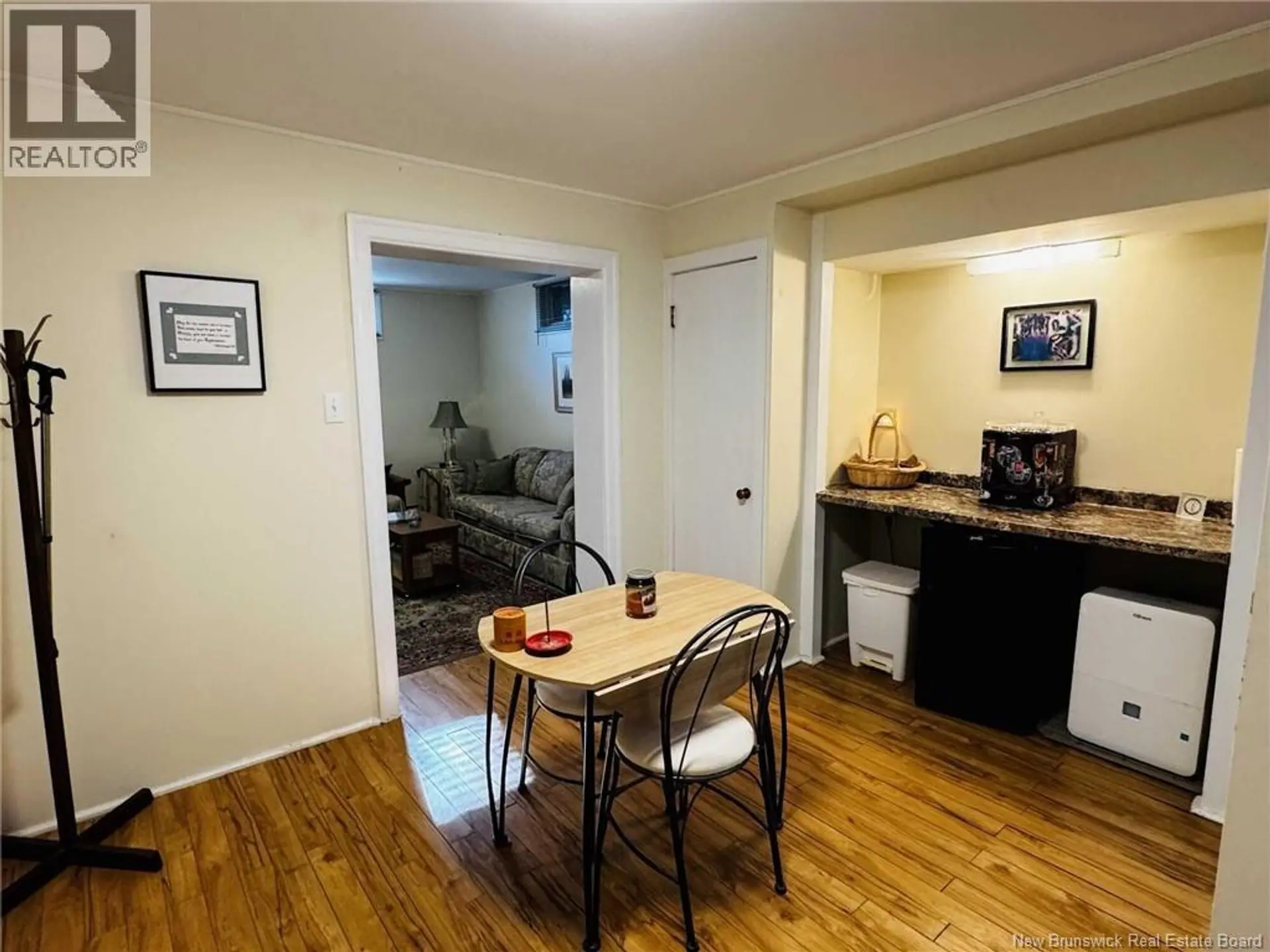 400 Clearview Row - Image 6