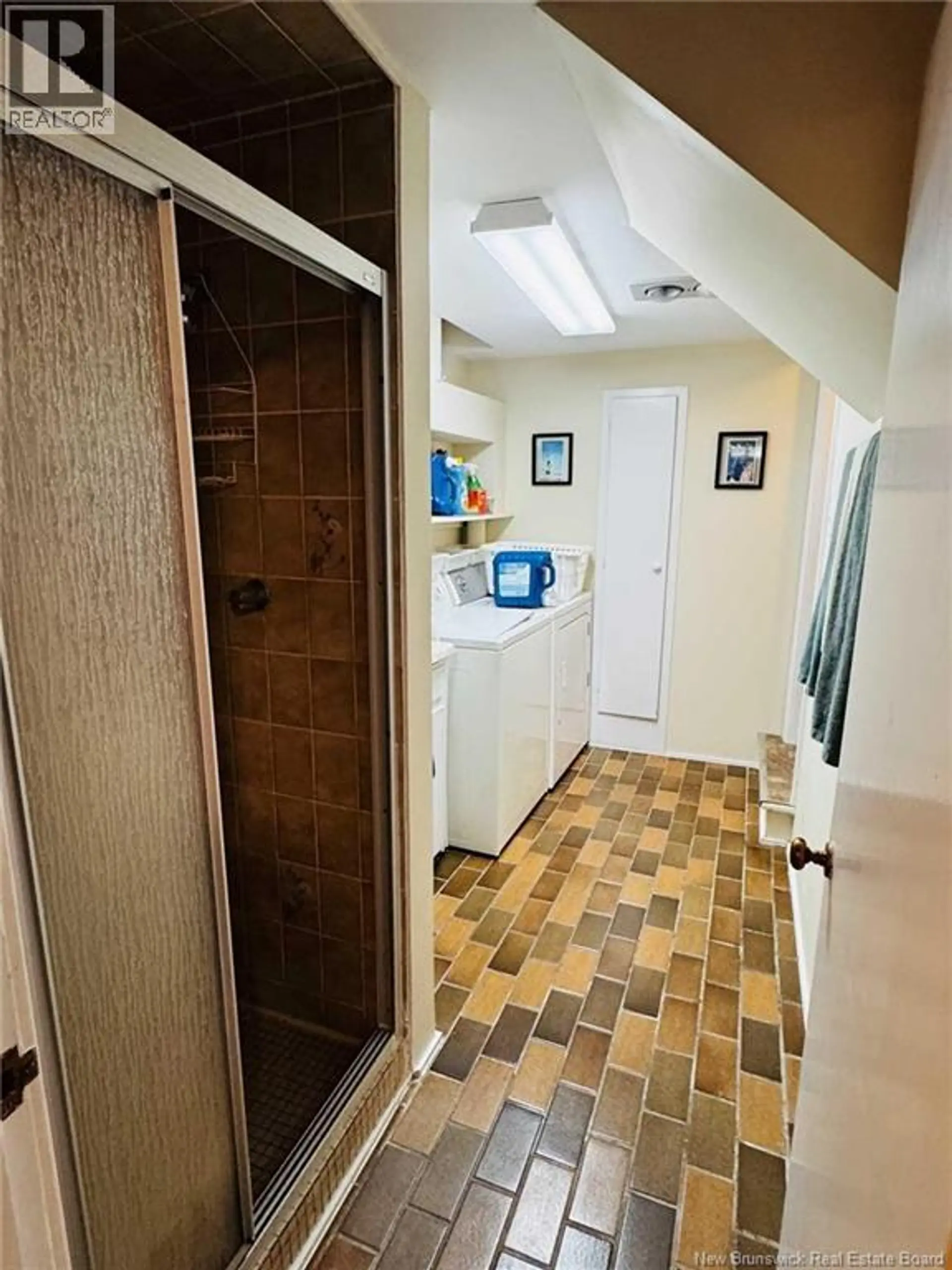 400 Clearview Row - Image 7