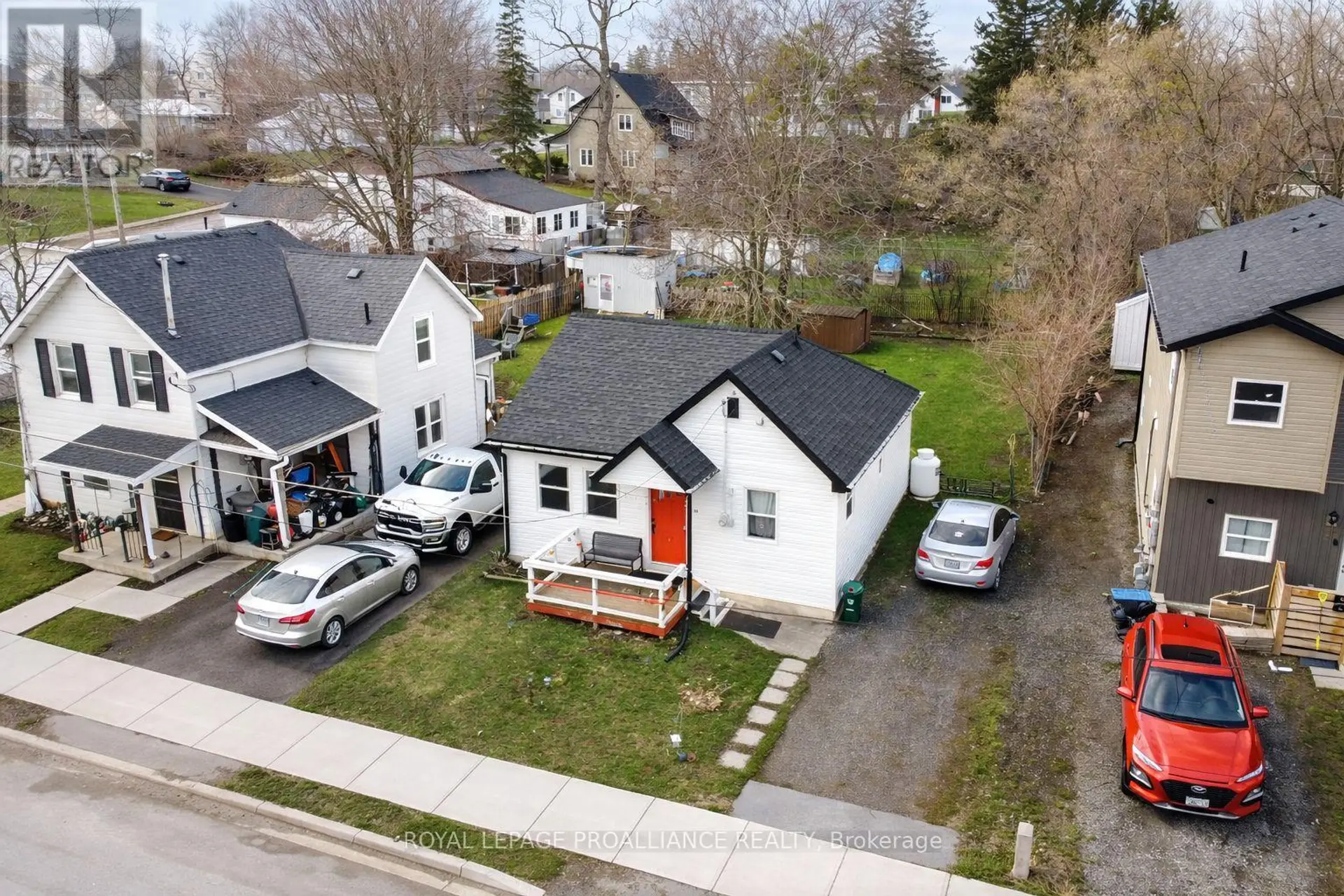 30 STRACHAN STREET - Image 1