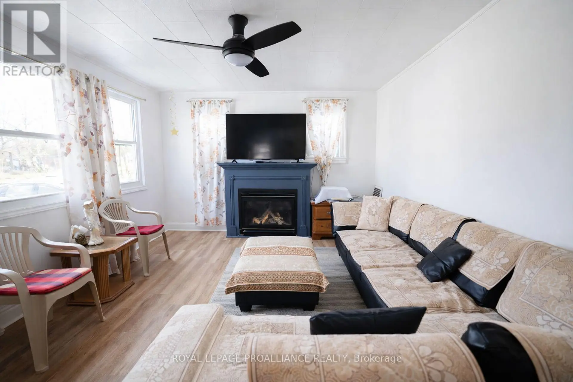 30 STRACHAN STREET - Image 6