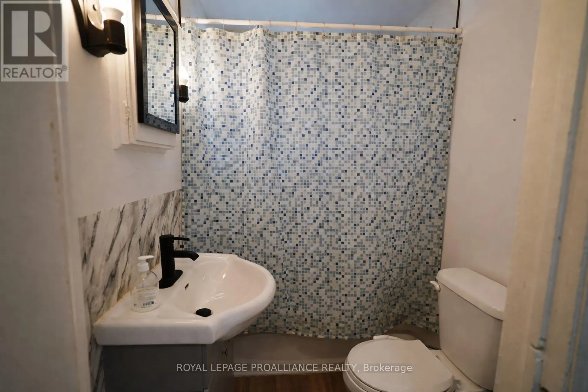 30 STRACHAN STREET - Image 11