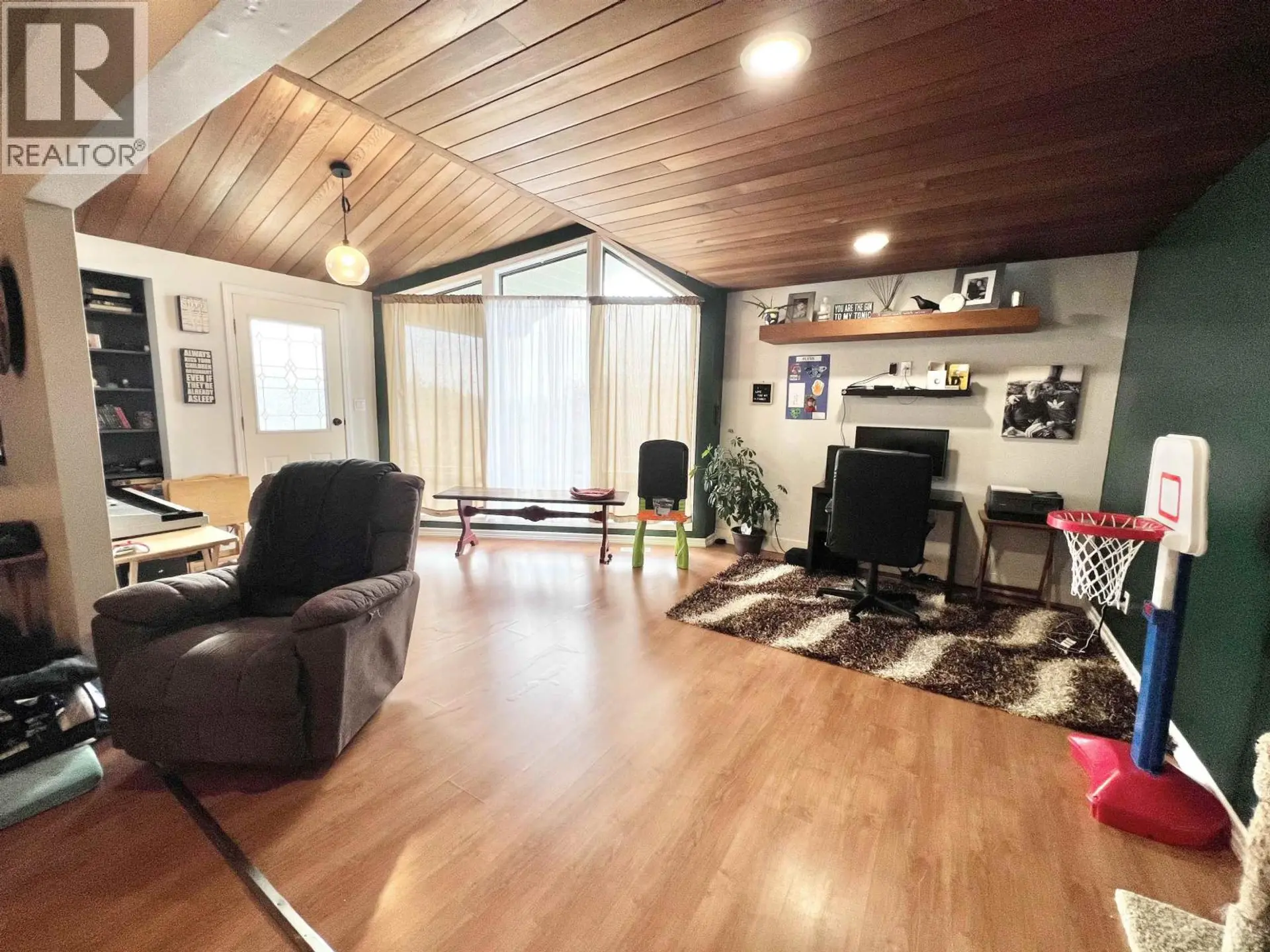 576 PILLSBURY AVENUE - Image 5