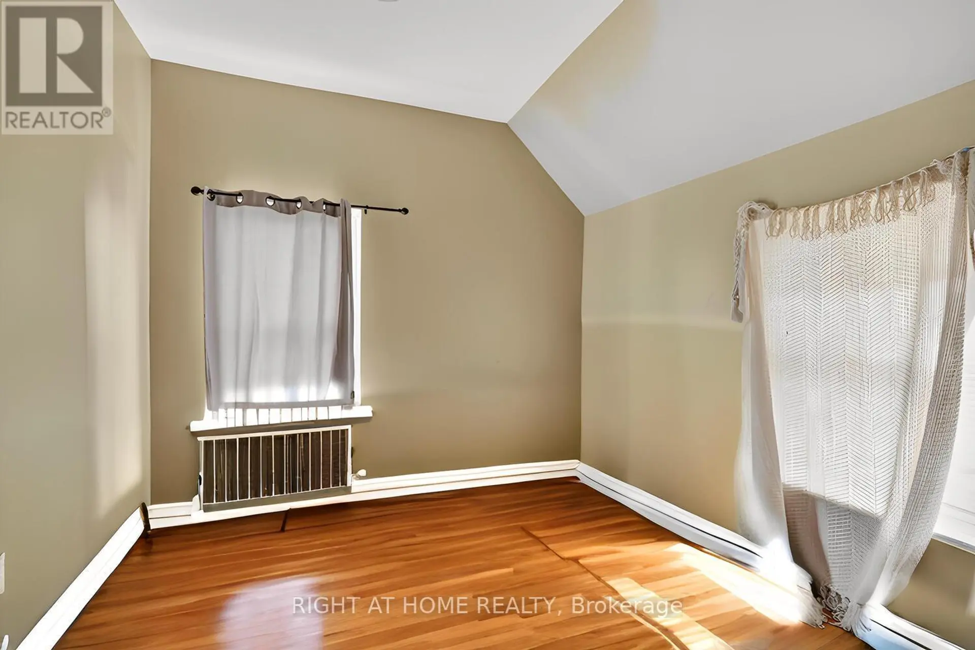 9 MAUD STREET - Image 11