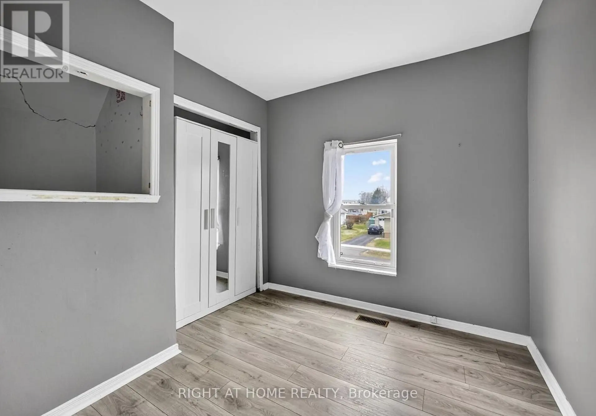 9 MAUD STREET - Image 13