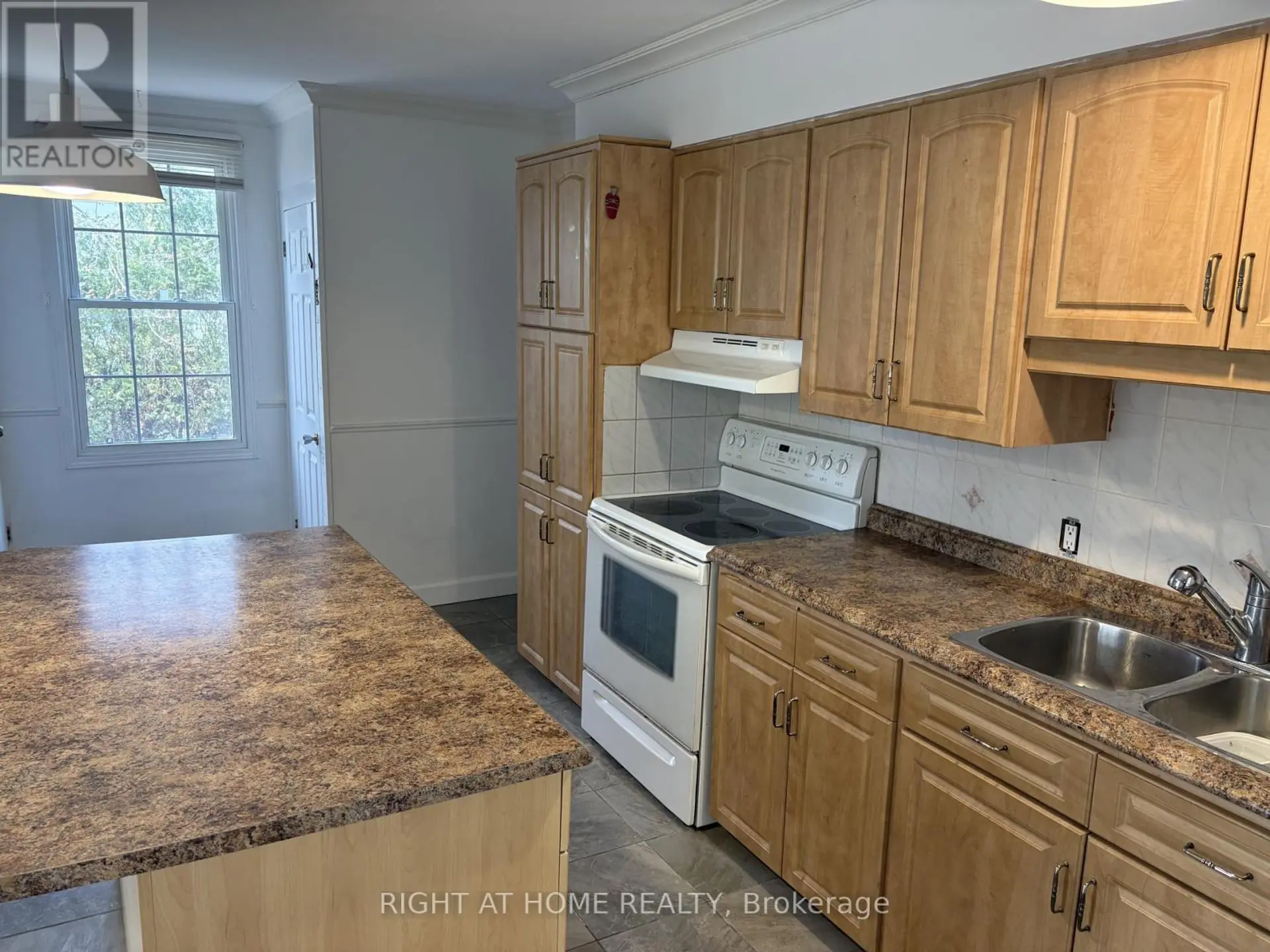 9 MAUD STREET - Image 3