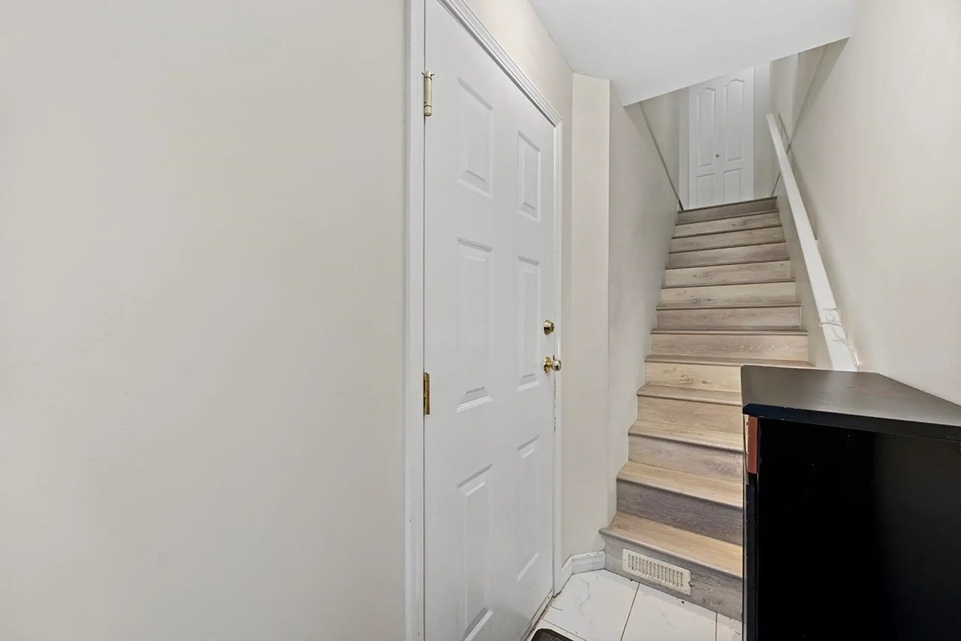 #52 7088 Lynnwood Drive - Image 8