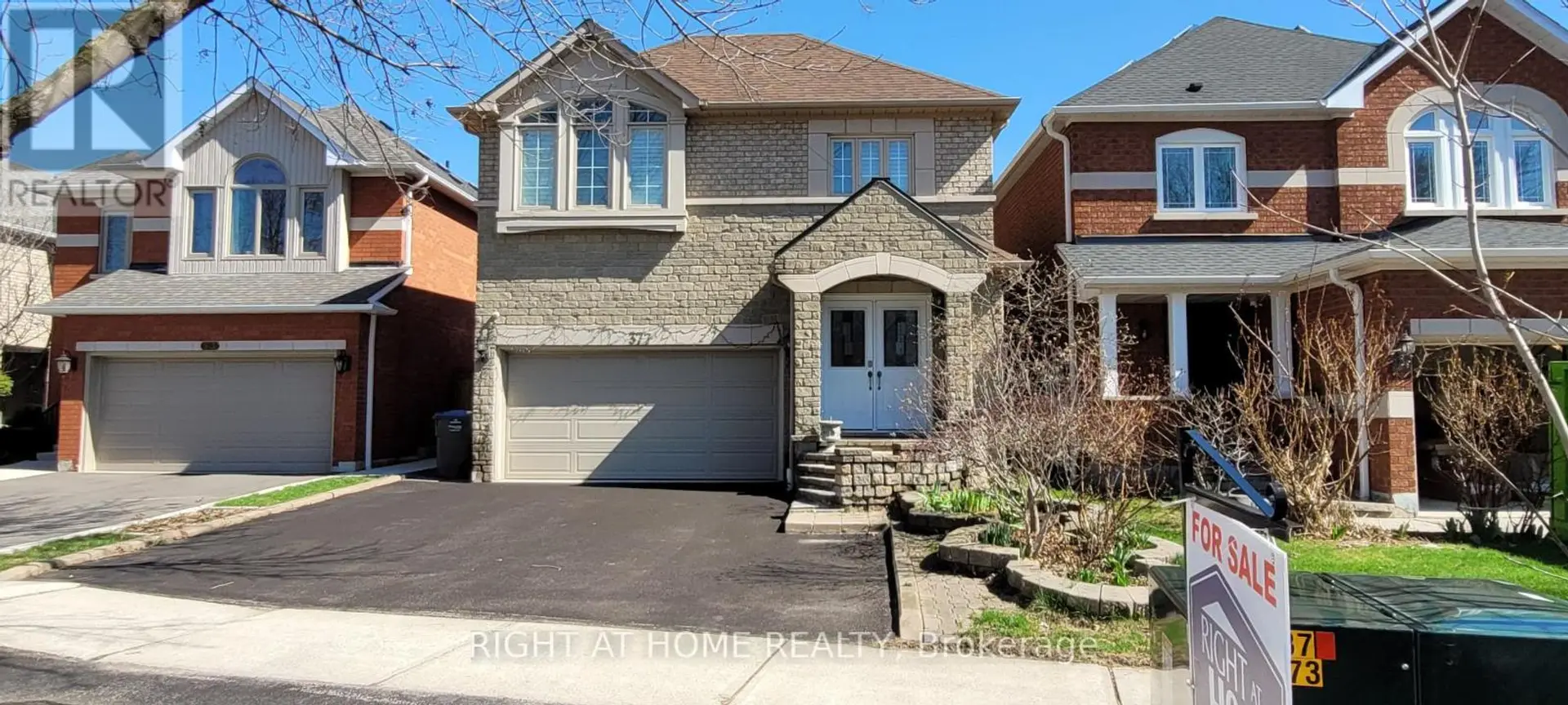 377 TURNBERRY CRESCENT - Image 1