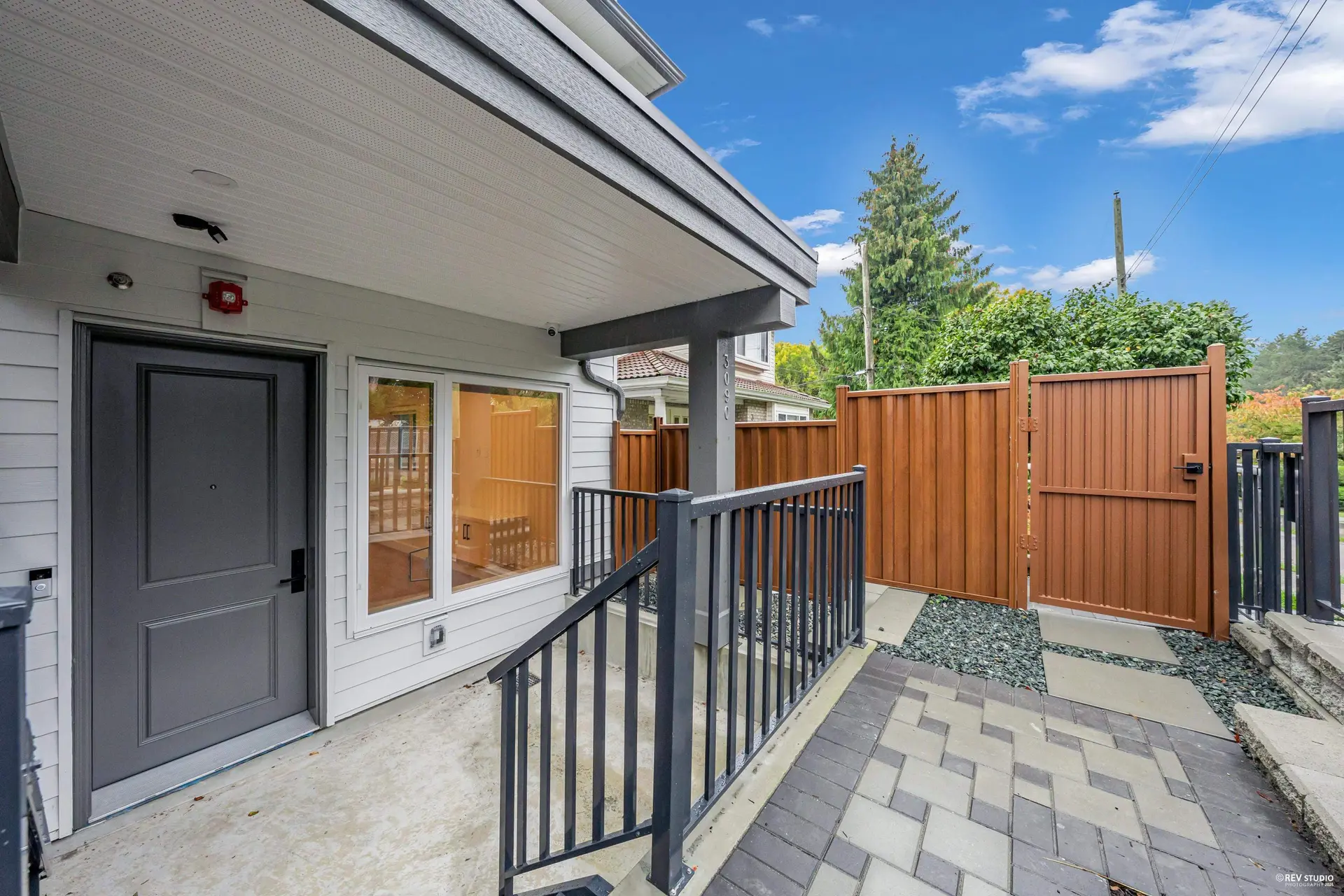 #2 3090 Vanness Avenue - Image 10