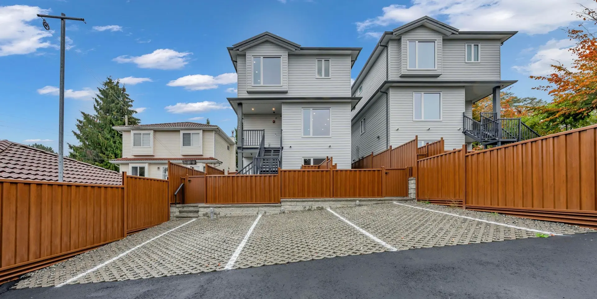 #2 3090 Vanness Avenue - Image 11