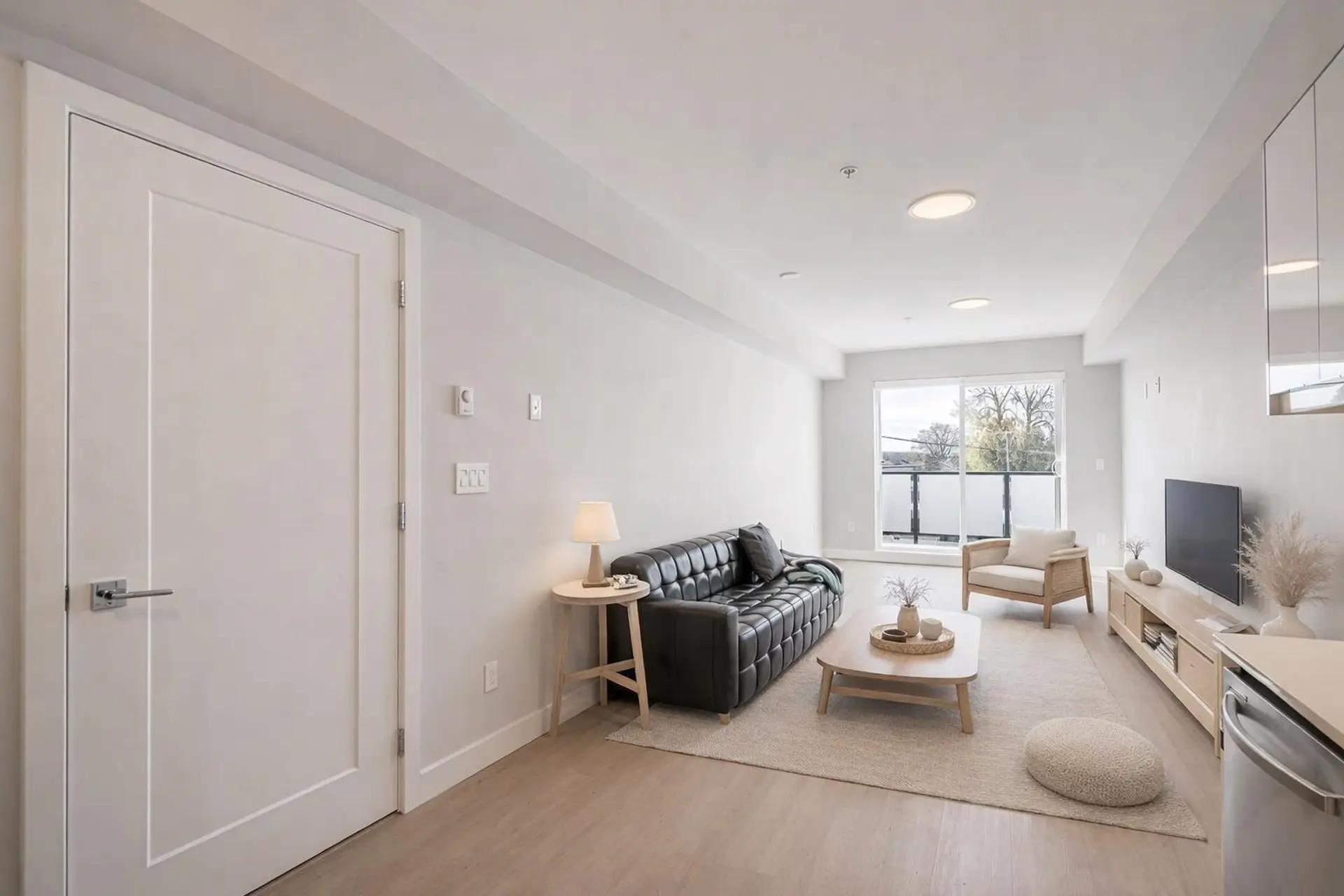 #304 3050 Kingsway - Image 6