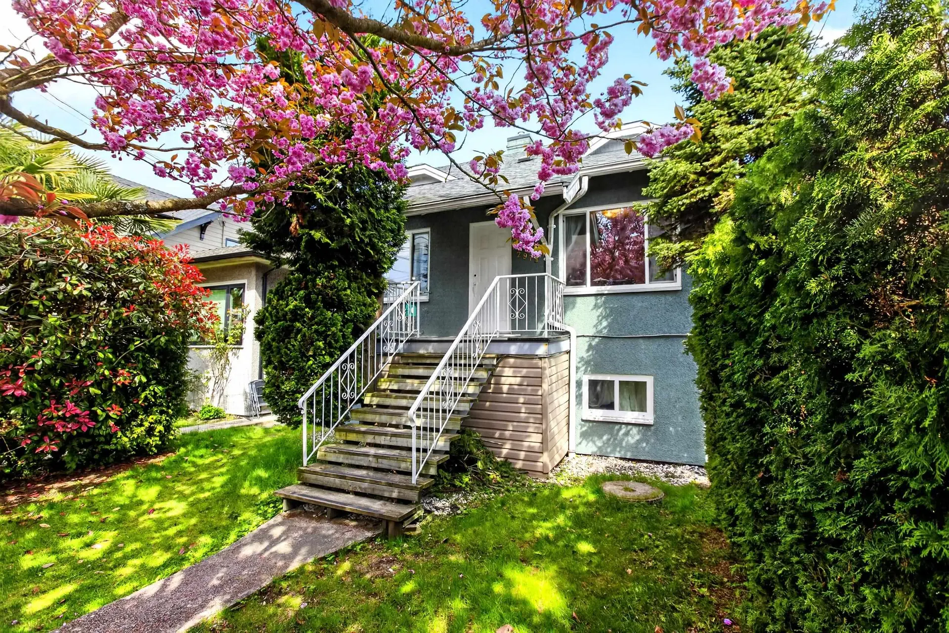 Property at 2975 W 8th Avenue, Vancouver, BC