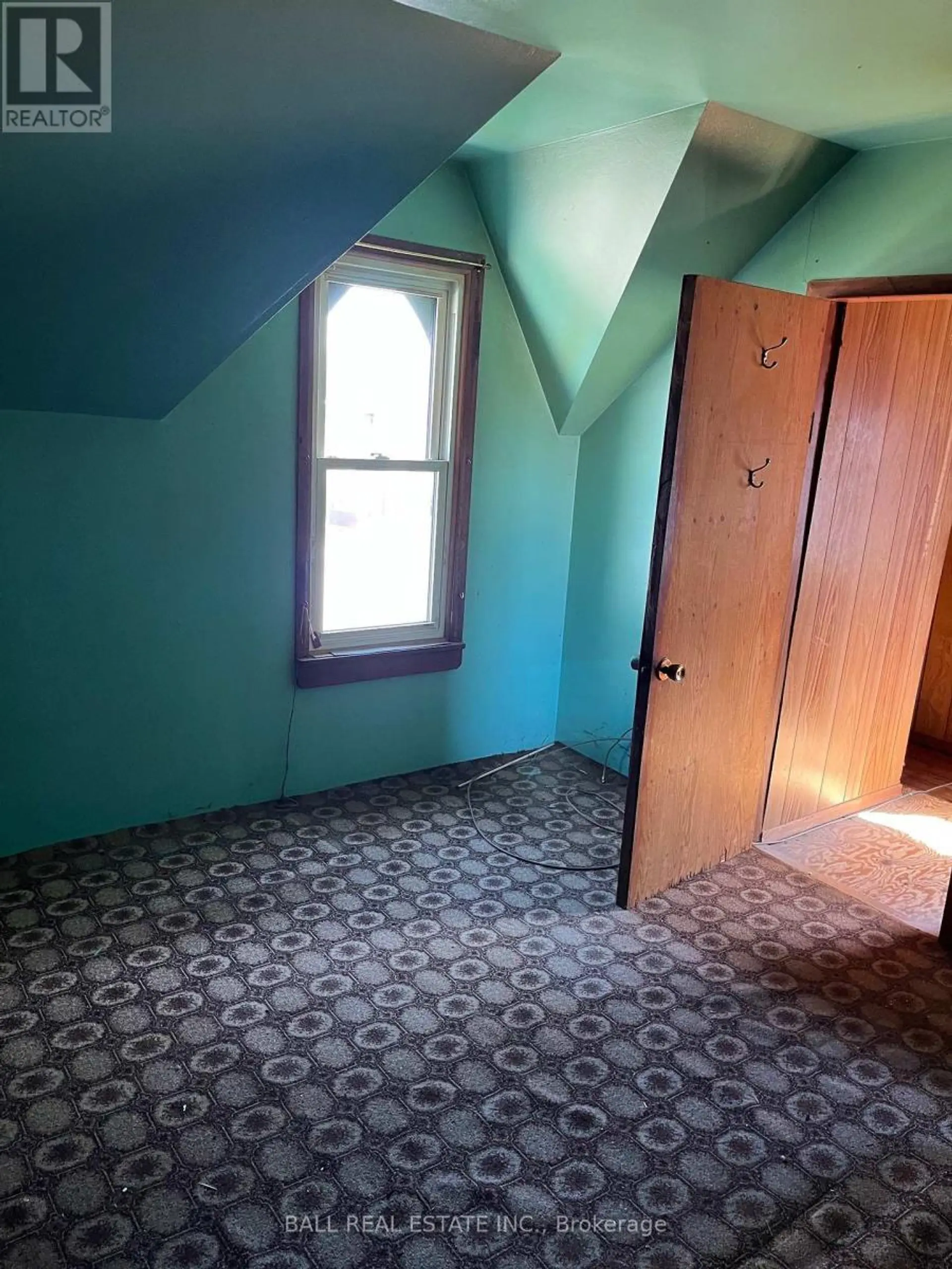 72 BOOTH STREET S - Image 10