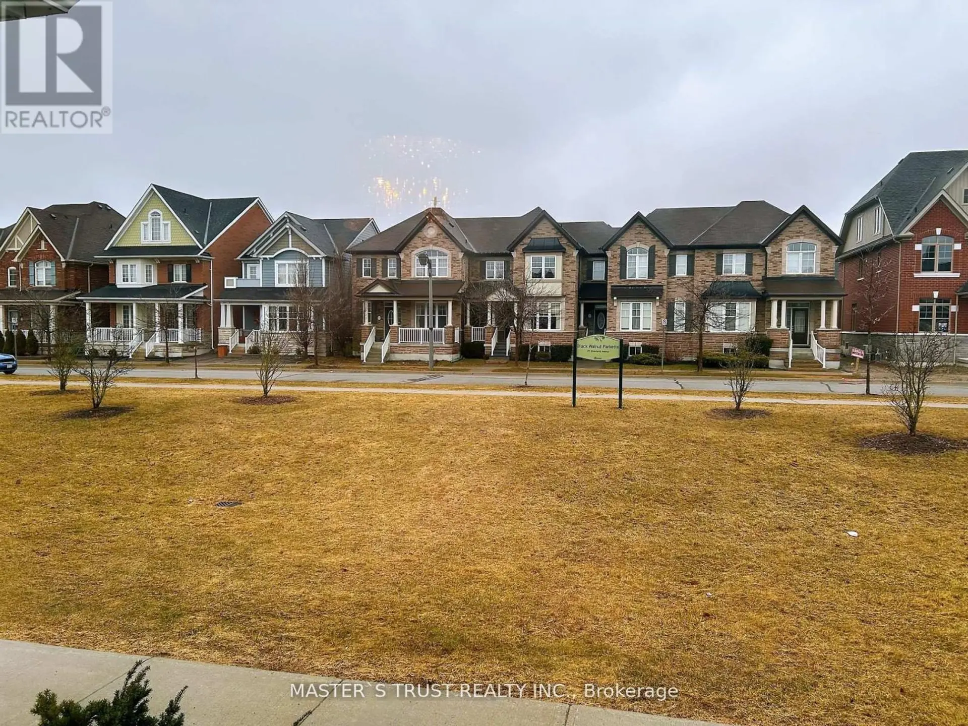 271 RIVERLANDS AVENUE - Image 2