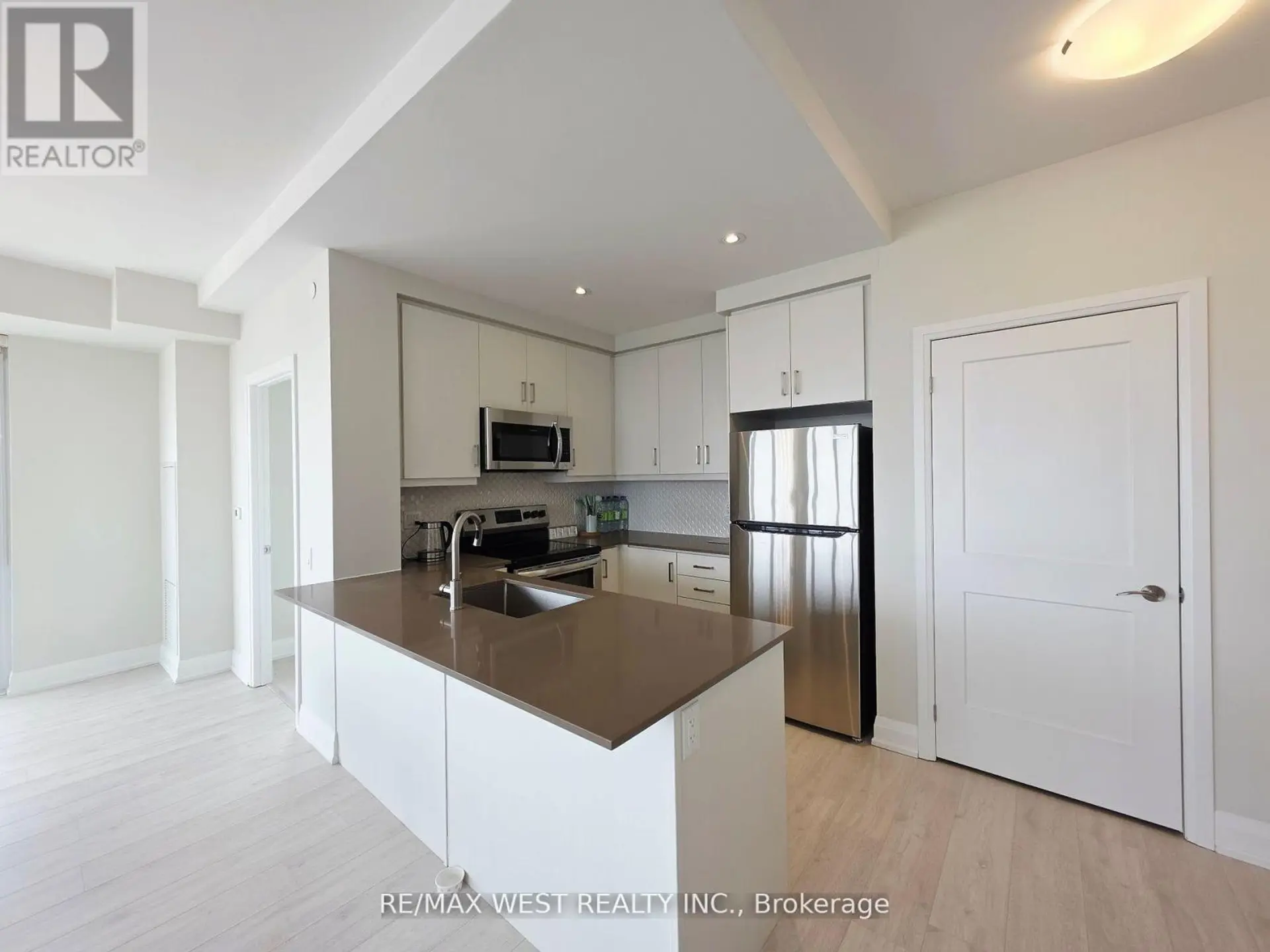 #2003 15 LYNCH STREET - Image 1