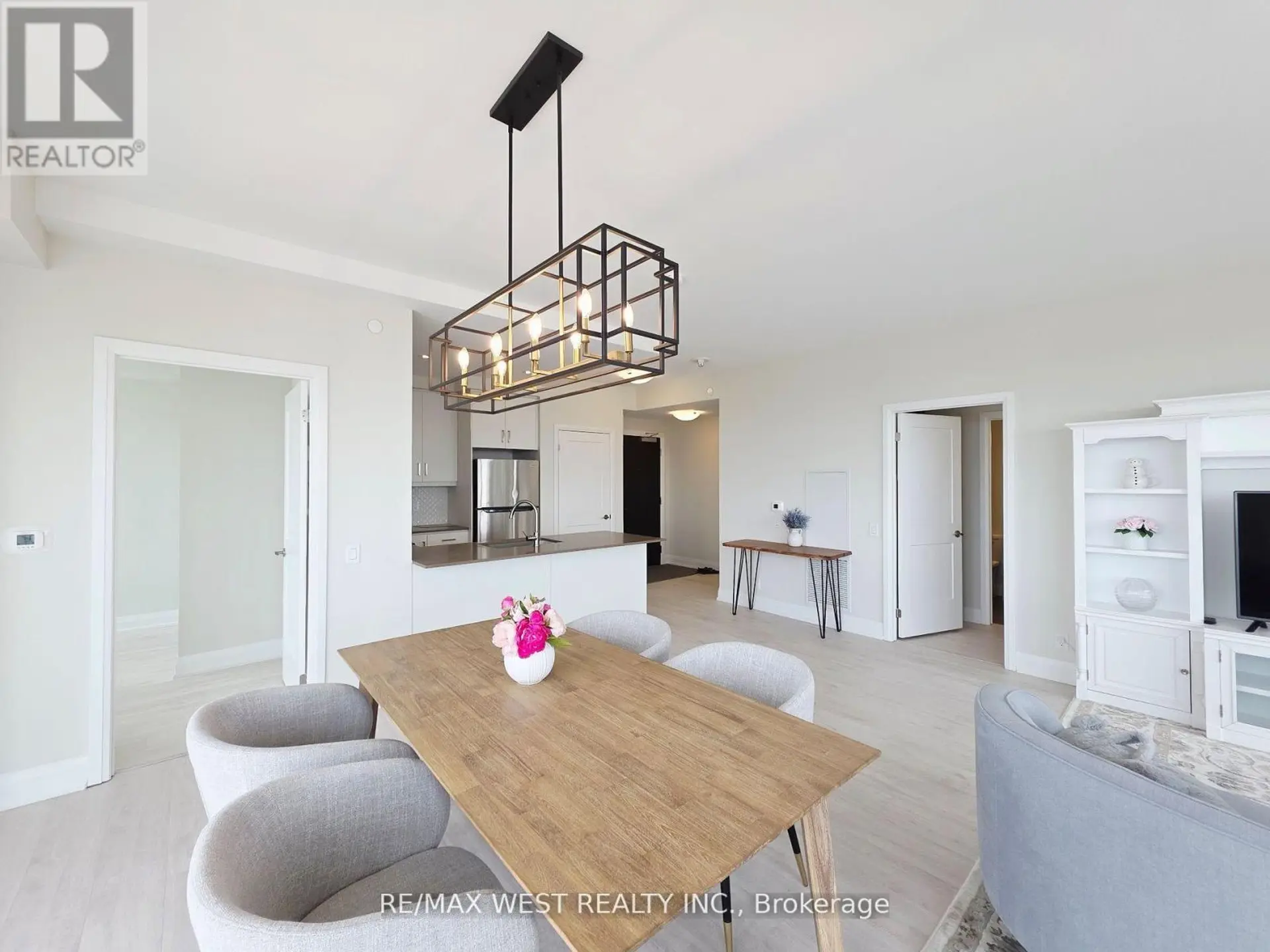 #2003 15 LYNCH STREET - Image 2