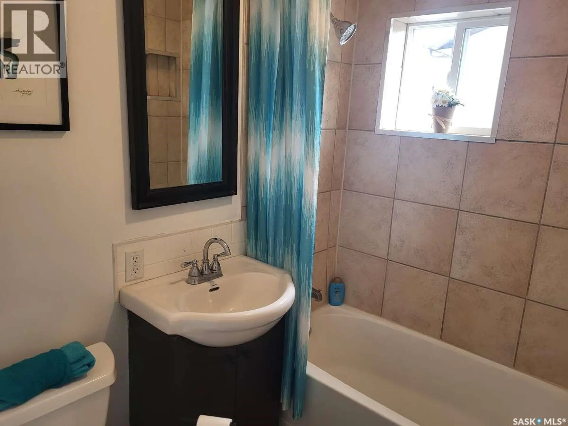1066 5TH AVENUE NE - Image 10