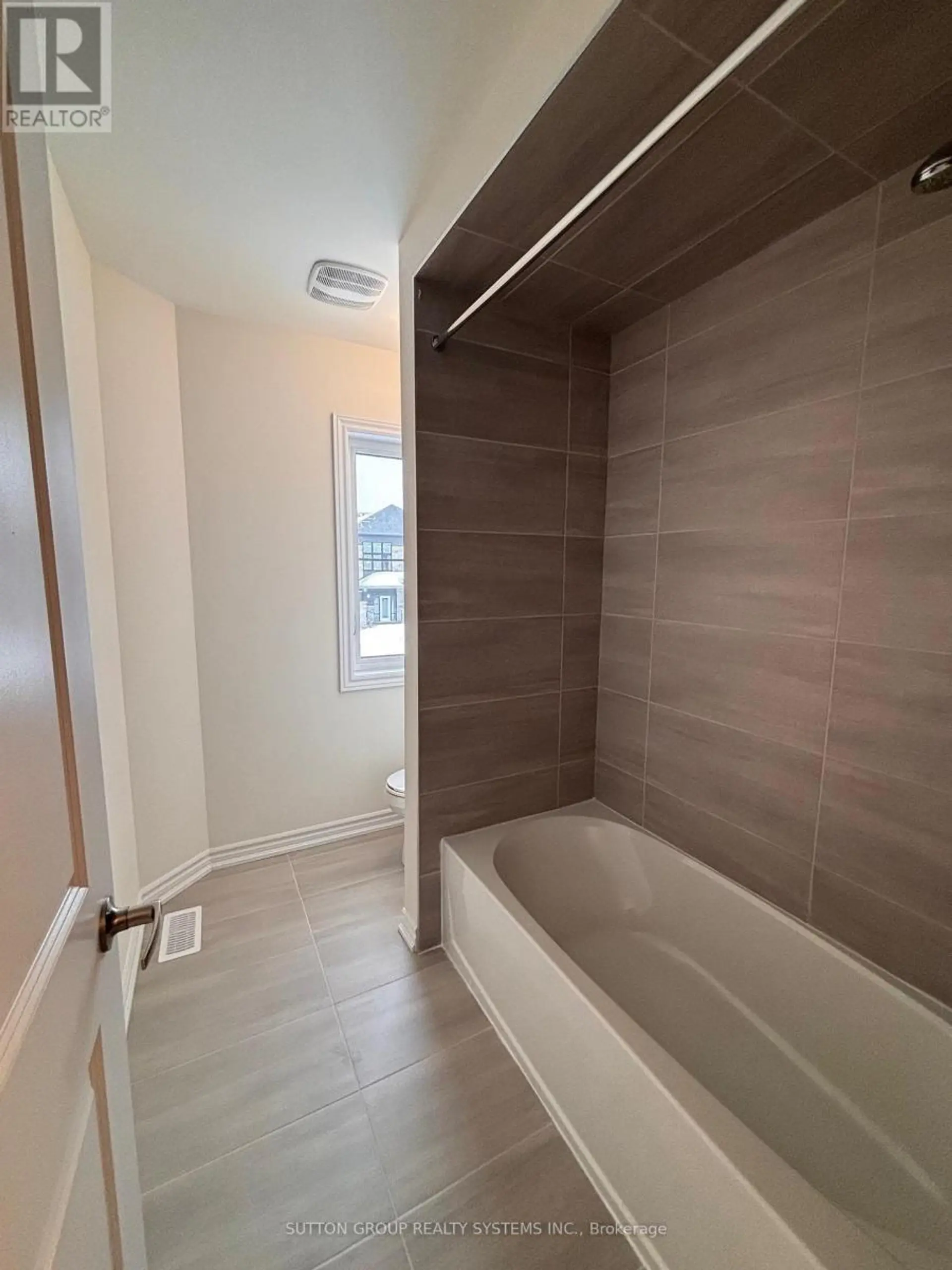 30 ROSANNE CIRCLE - Image 7