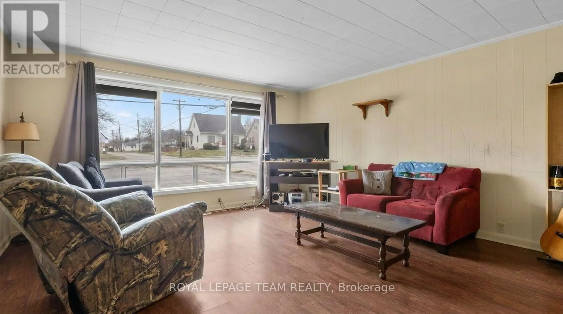 47 DANIEL STREET S - Image 4