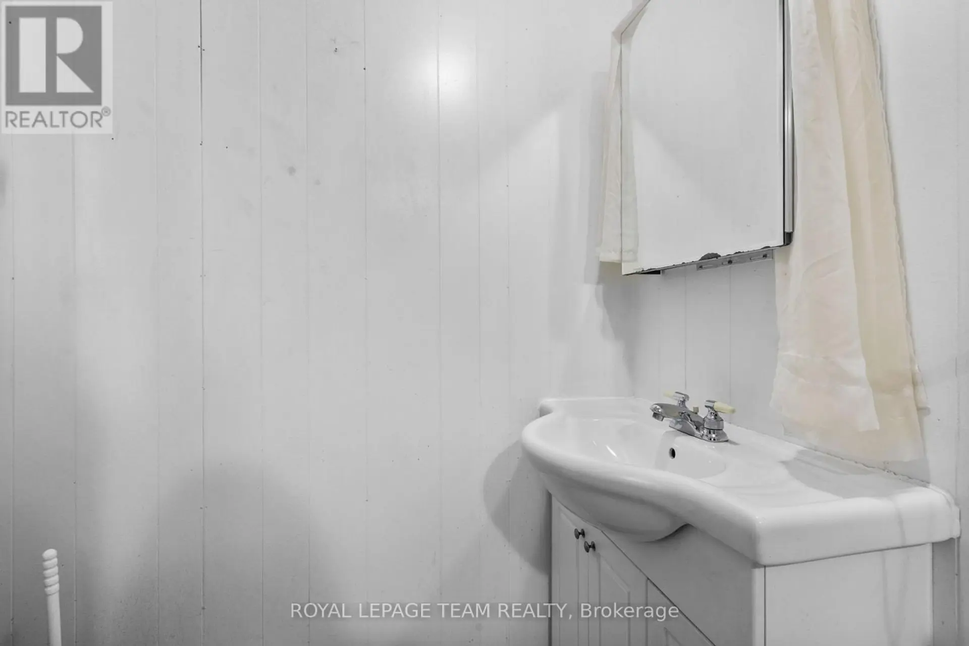 47 DANIEL STREET S - Image 9