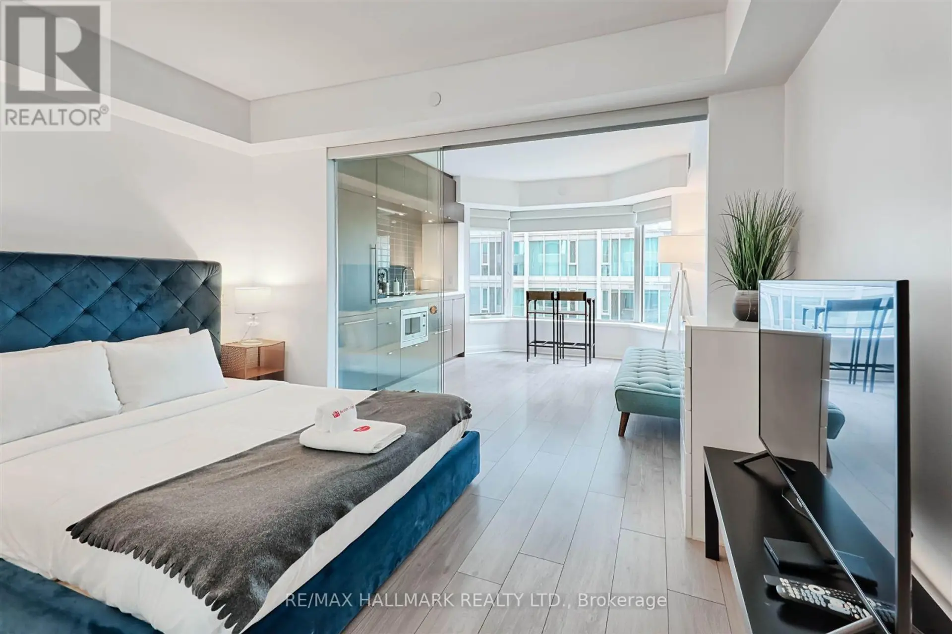 #1412 155 YORKVILLE AVENUE - Image 4