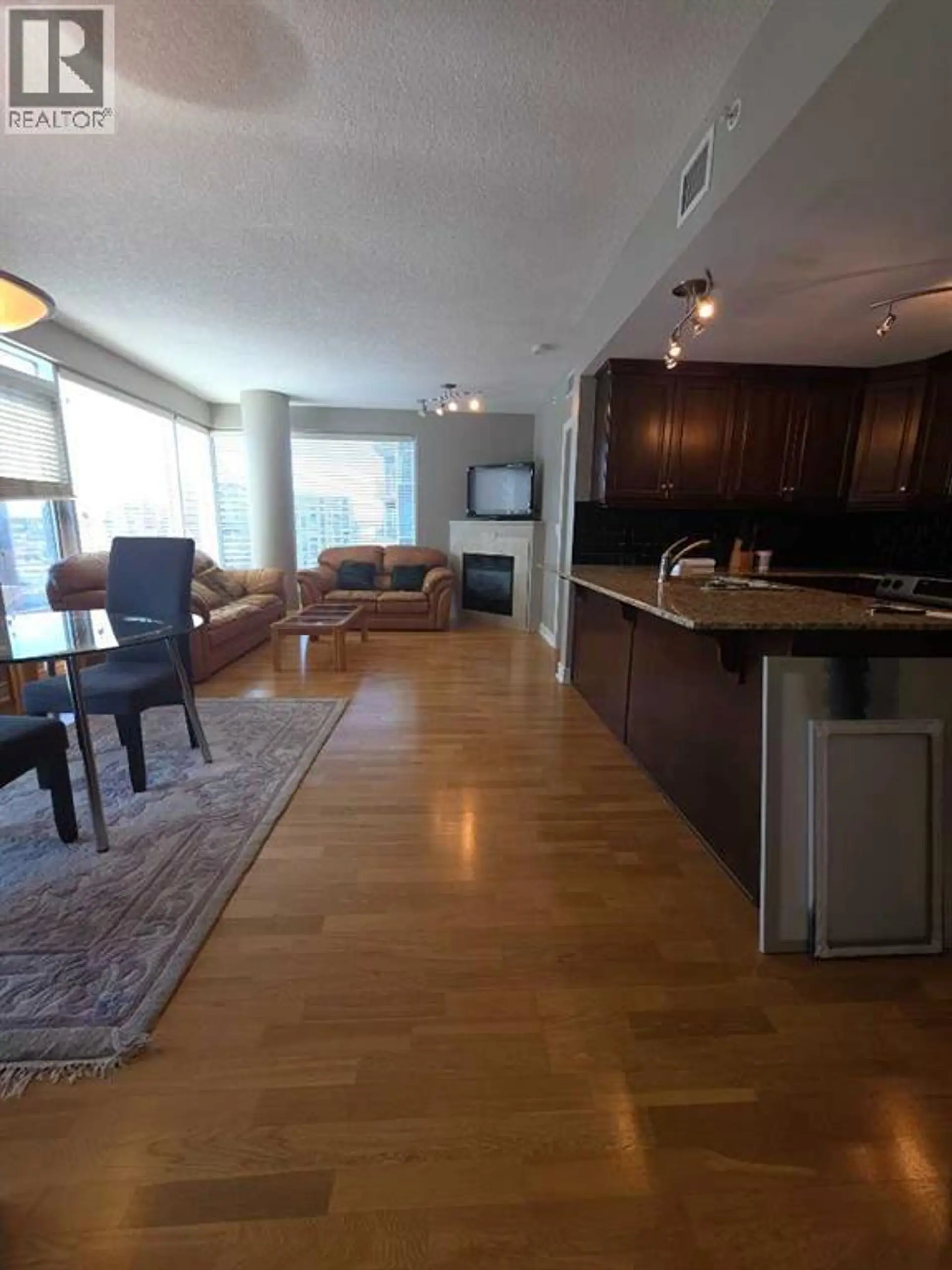 #2208 910 5 AVENUE SW - Image 3