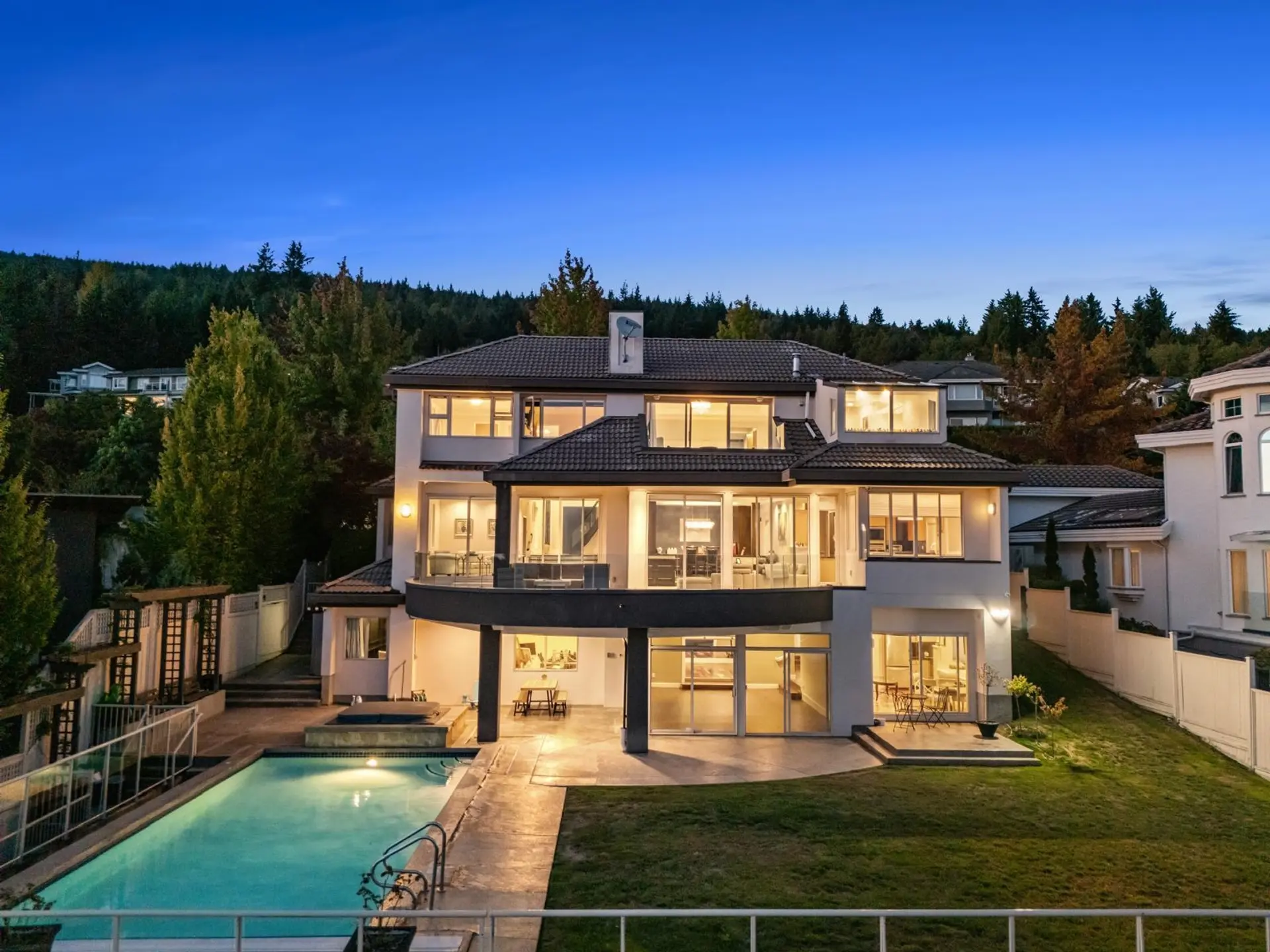 Property at 1526 Chippendale Court, West Vancouver, BC